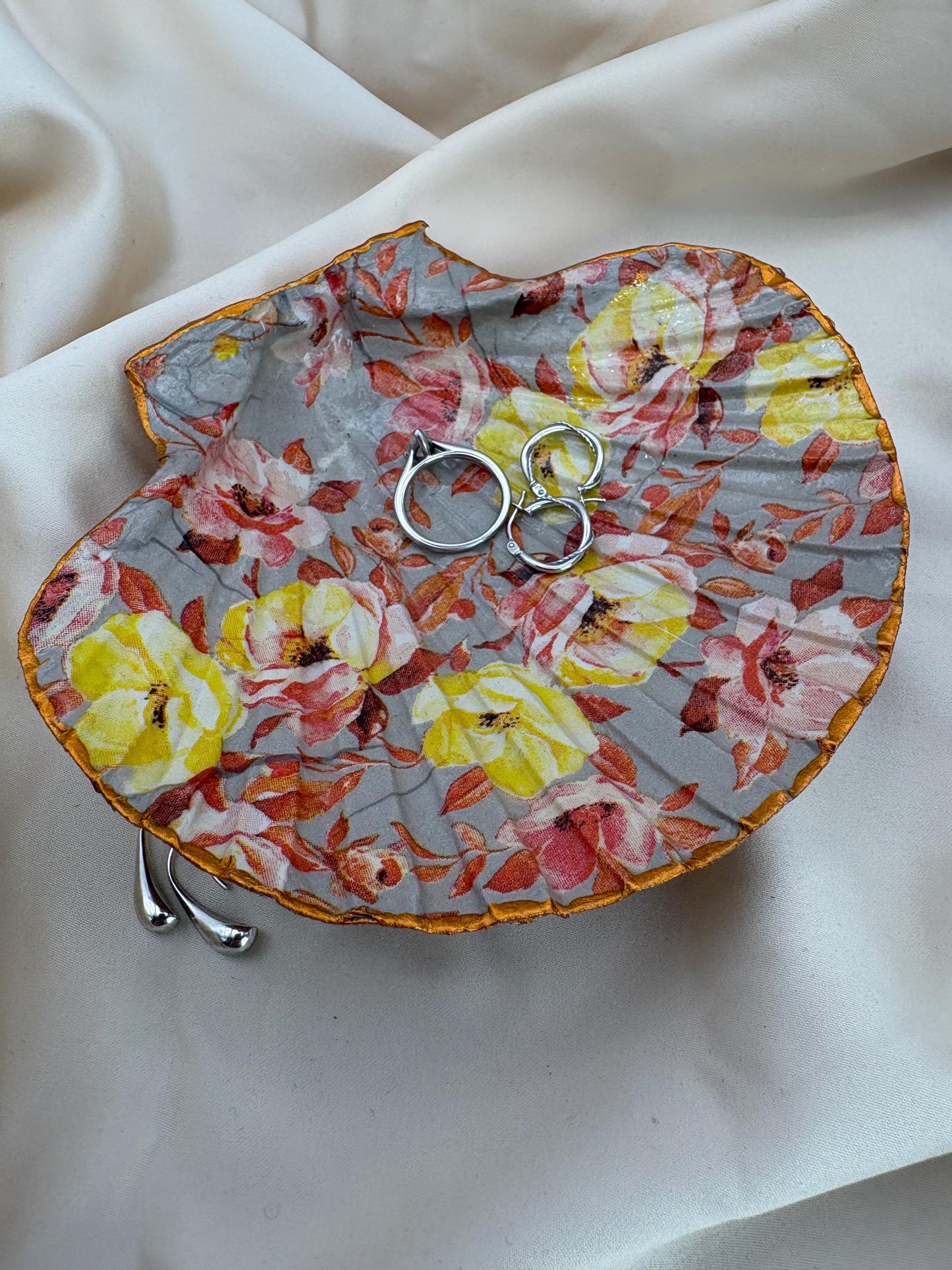 Floral Scallop Trinket Shell - Autumn - Trinket Dish - Ring Holder