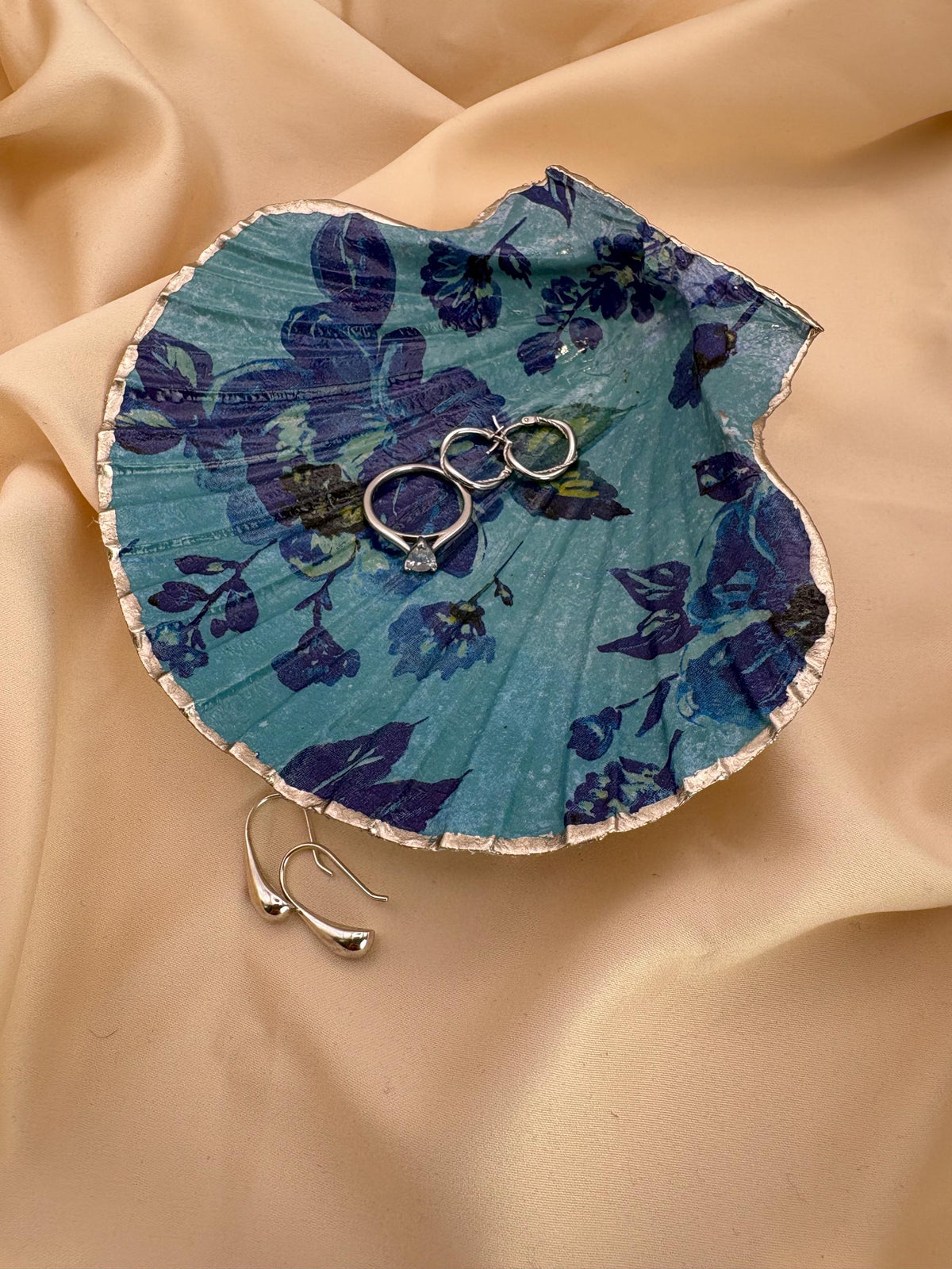 Floral Scallop Trinket Shell - Blue - Trinket Dish - Ring Holder