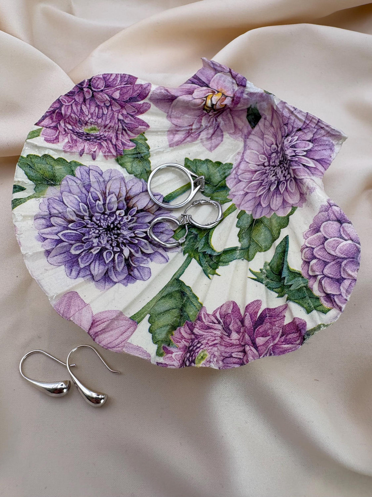 Floral Scallop Trinket Shell Ring Dish