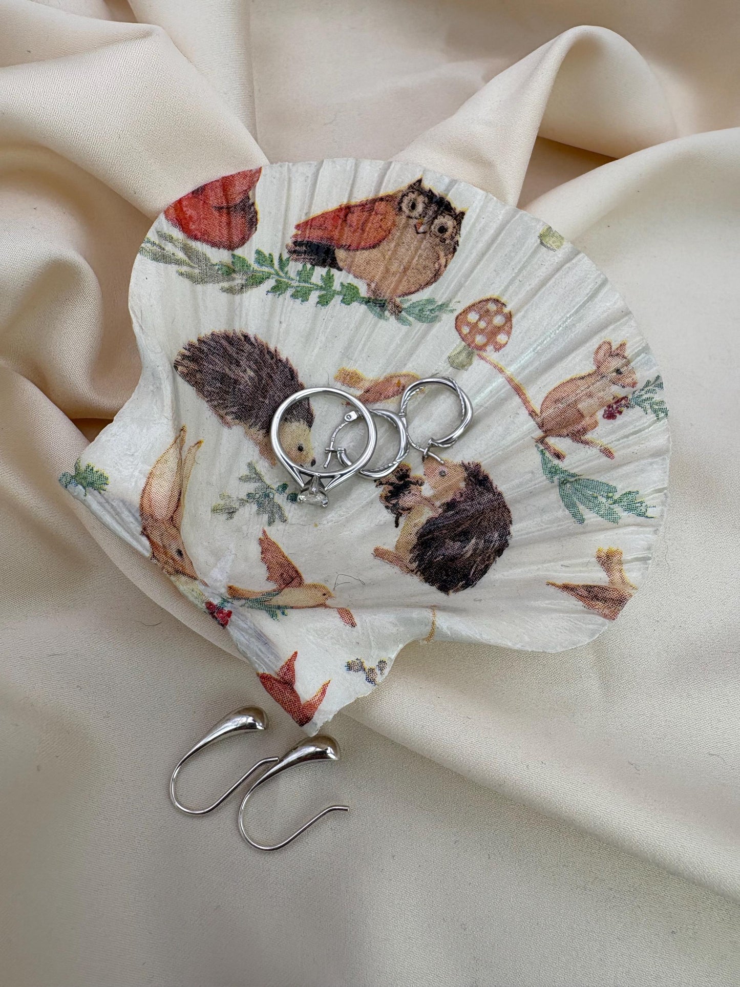 Woodland Friends Scallop Trinket Shell Ring Dish