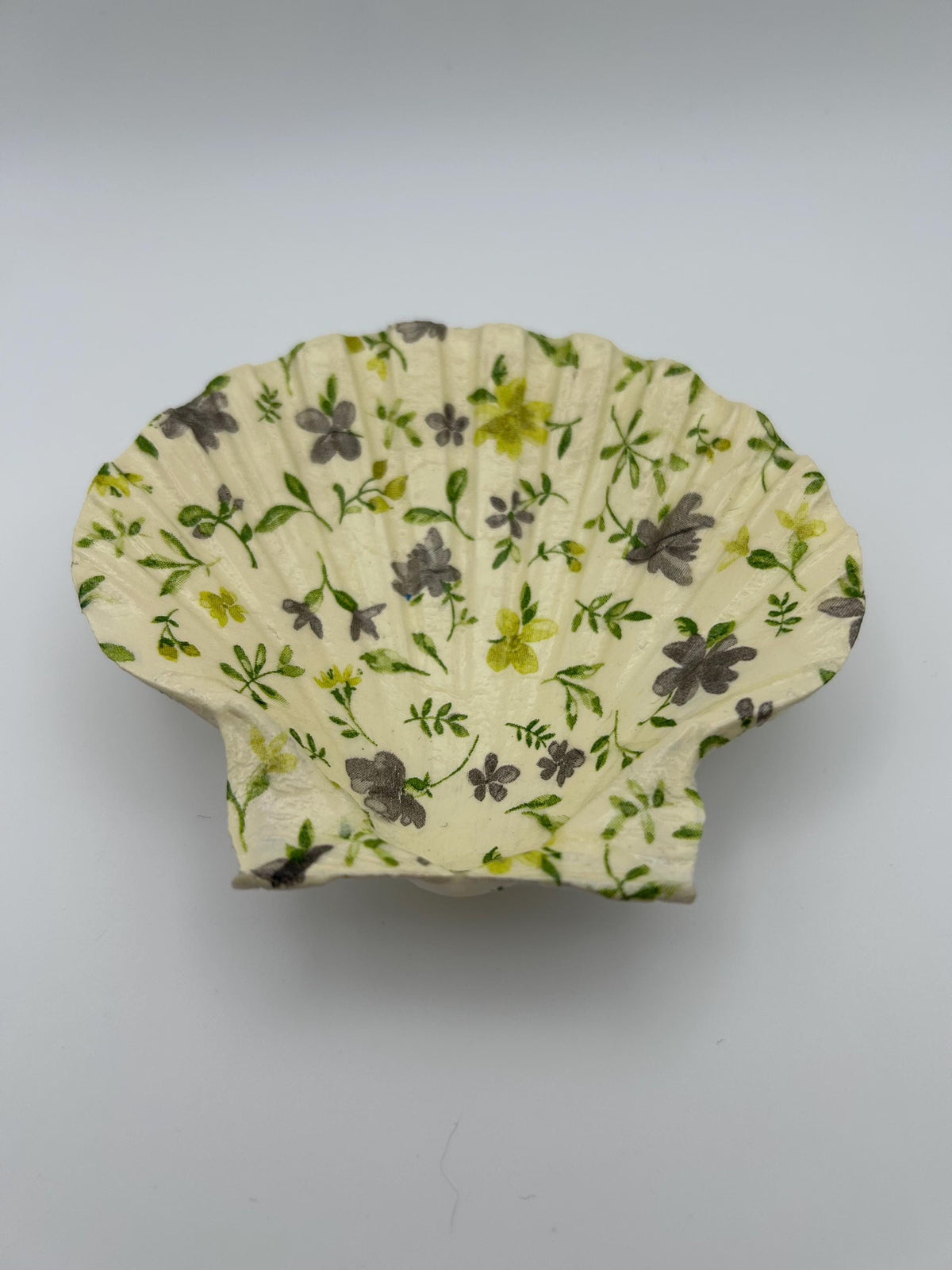 Floral Scallop Trinket Shell Ring Dish - Cream