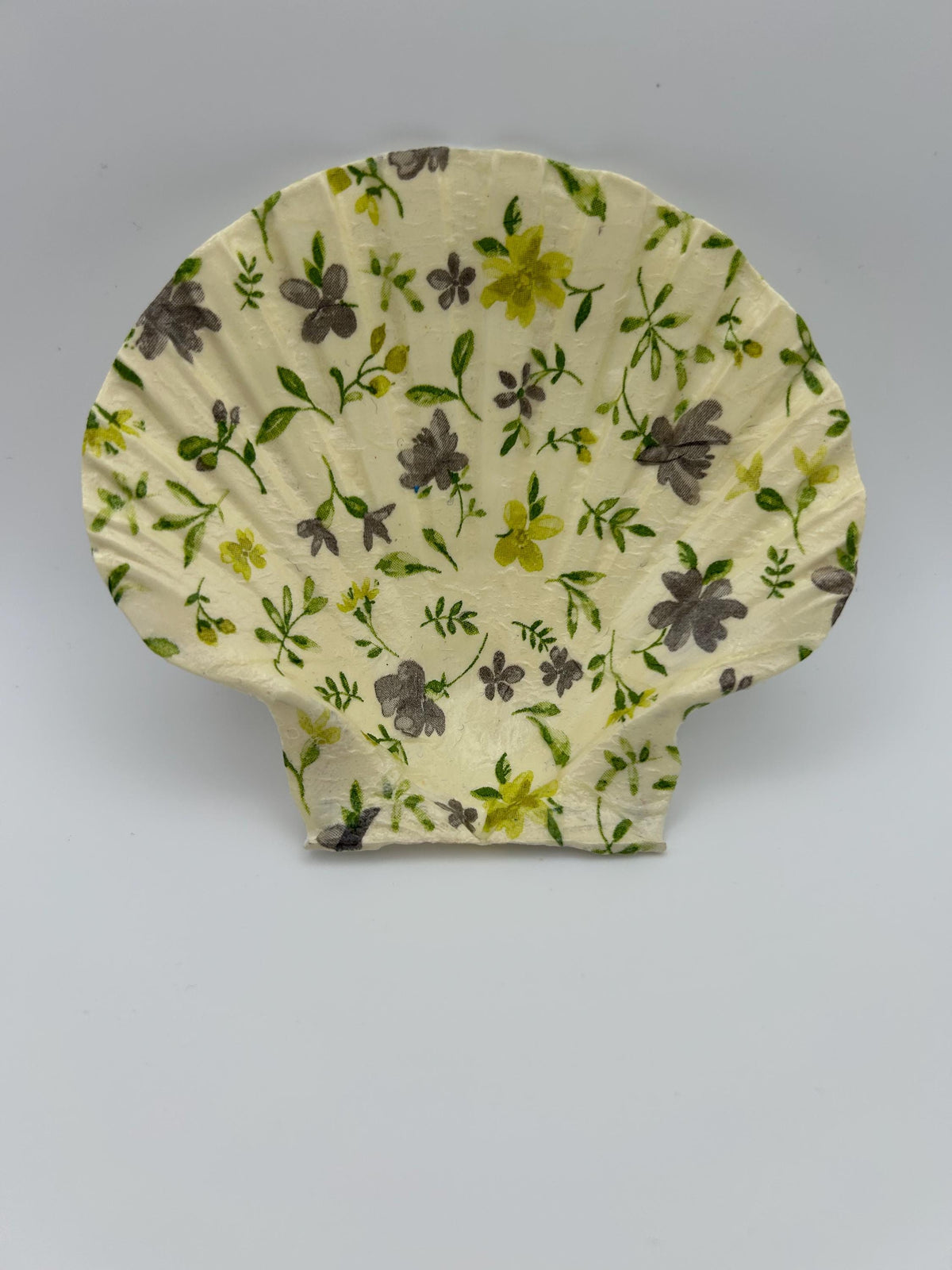 Floral Scallop Trinket Shell Ring Dish - Cream