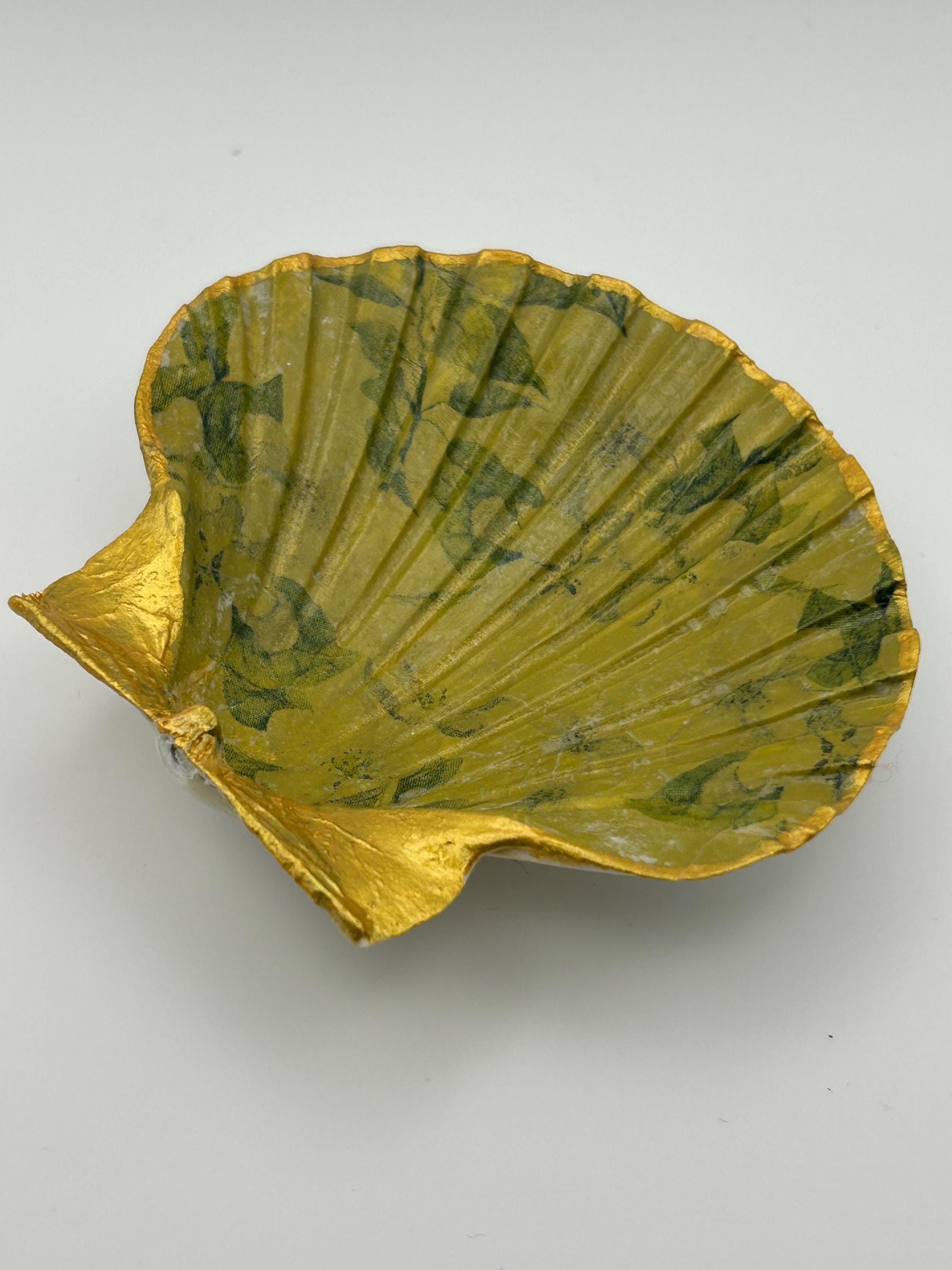 Leaves Scallop Trinket Shell Ring Dish - Green and Gold