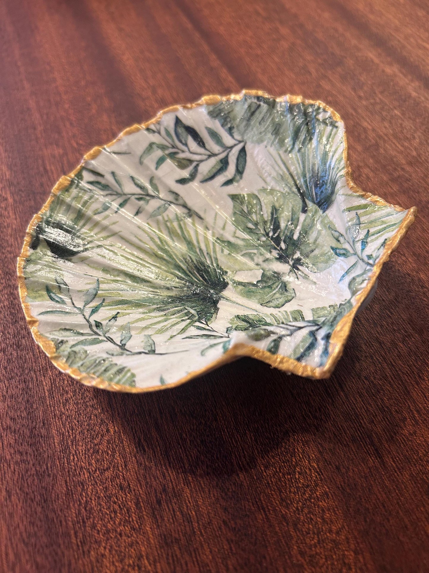 Leaf Scallop Trinket Shell Ring Dish - Green and Cream