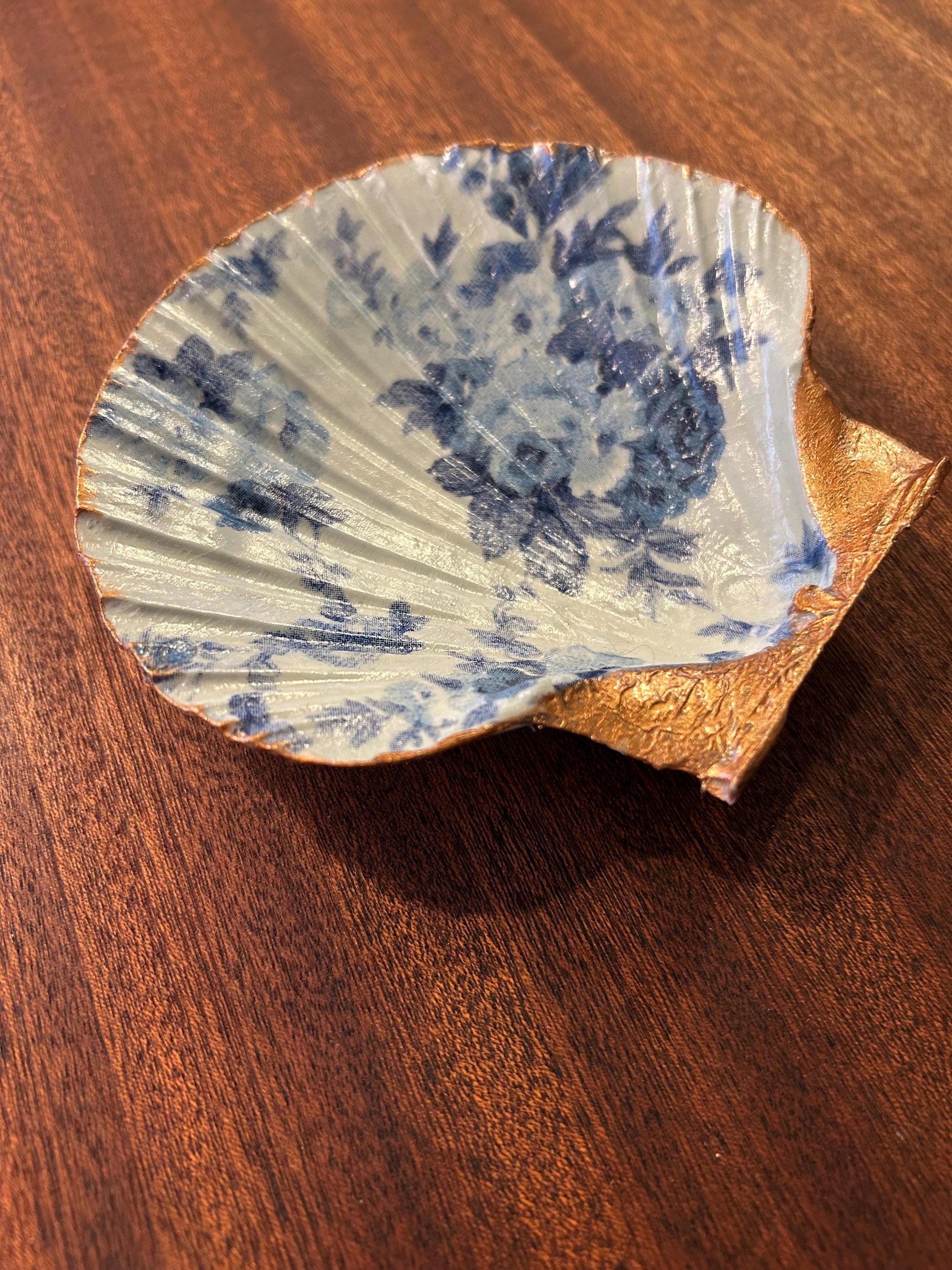 Floral Scallop Trinket Shell Ring Dish - Blue and White