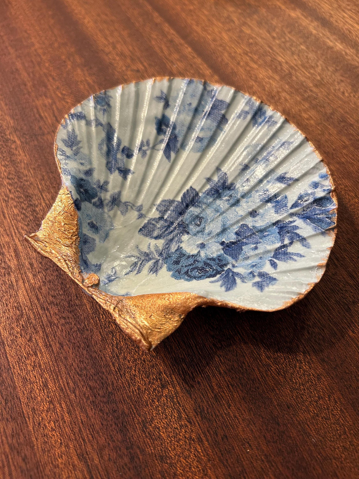 Floral Scallop Trinket Shell Ring Dish - Blue and White