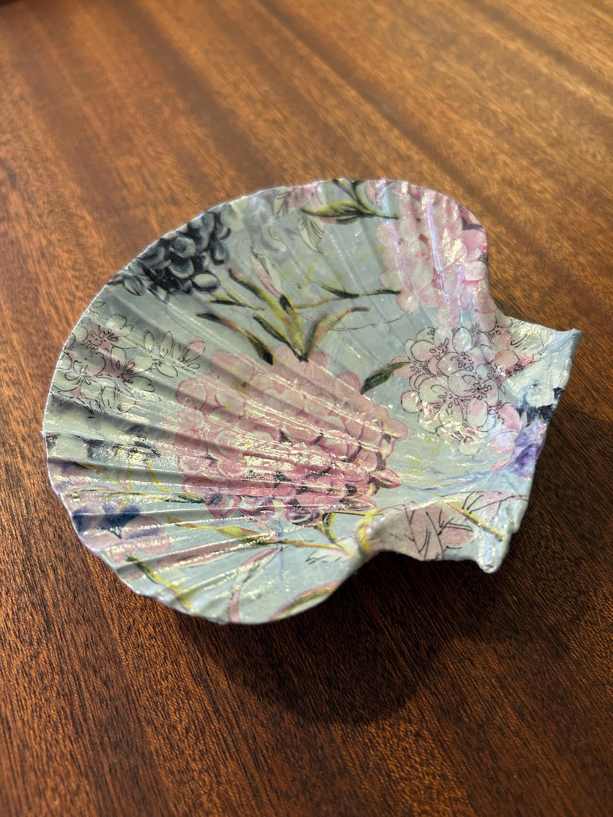Floral Scallop Trinket Shell Ring Dish - Blue and Pink