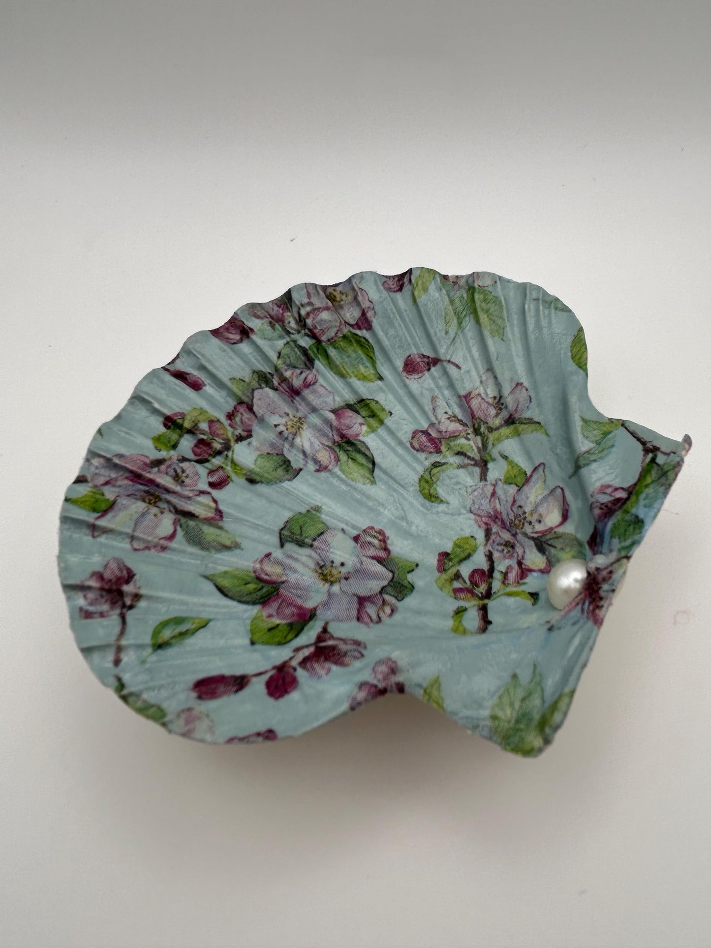 Floral Scallop Trinket Shell Ring Dish - Blue and Pink