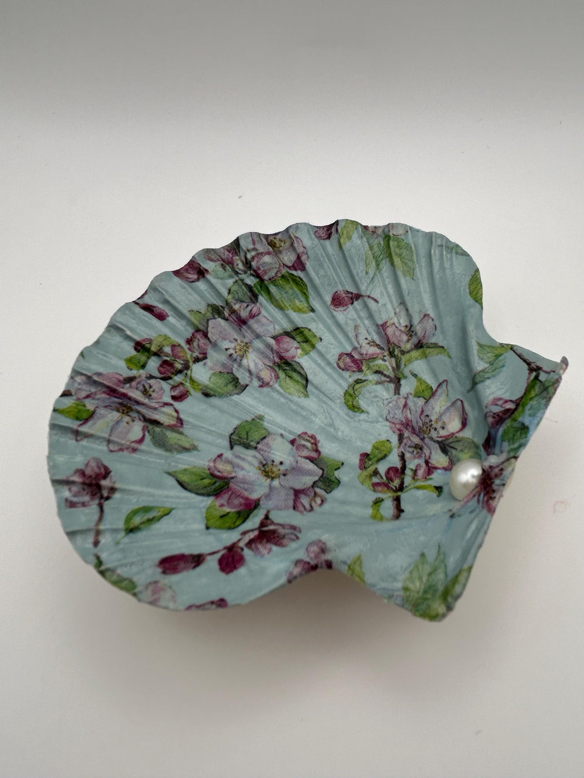 Floral Scallop Trinket Shell Ring Dish - Blue and Pink