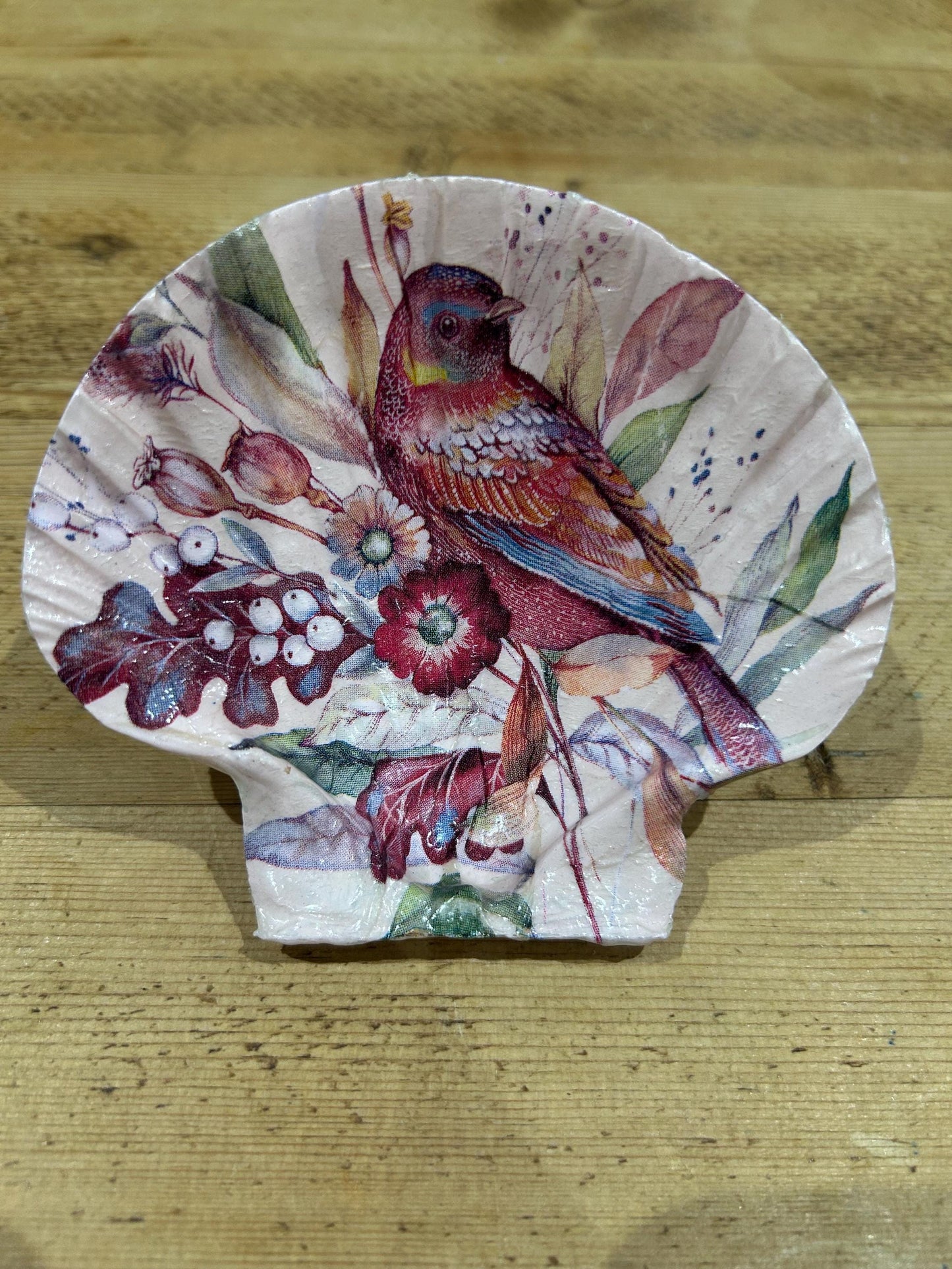 Decoupaged Scallop Shell Ring Dish – Bird Floral Design, Pearl Feet - Bird Lover Gift