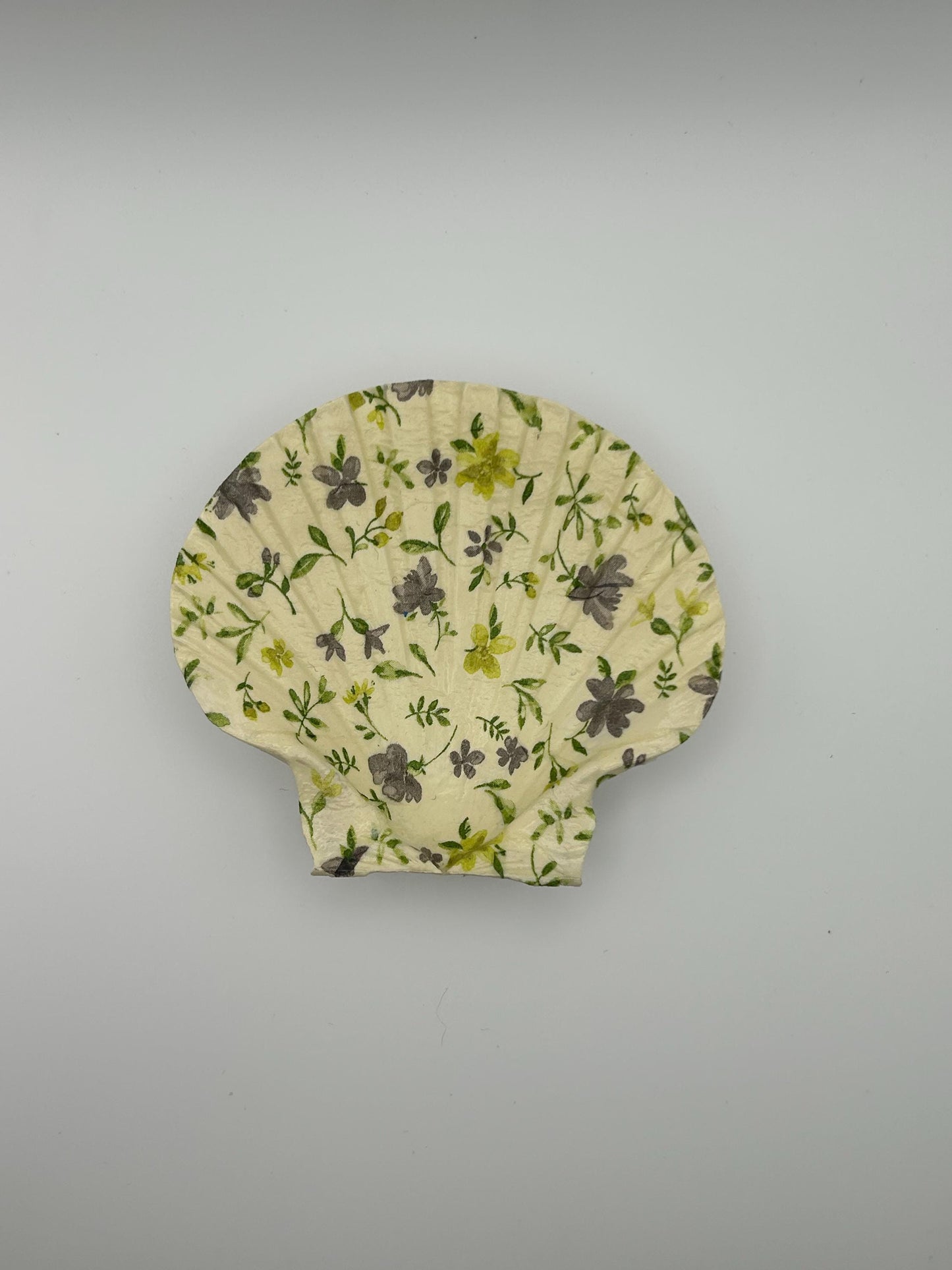 Floral Scallop Trinket Shell Ring Dish - Cream