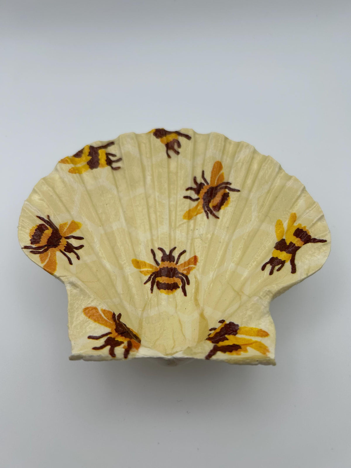 Decoupaged Scallop Shell Ring Dish – Bee Pattern, Pearl Feet Holder - Bee Lover Gift