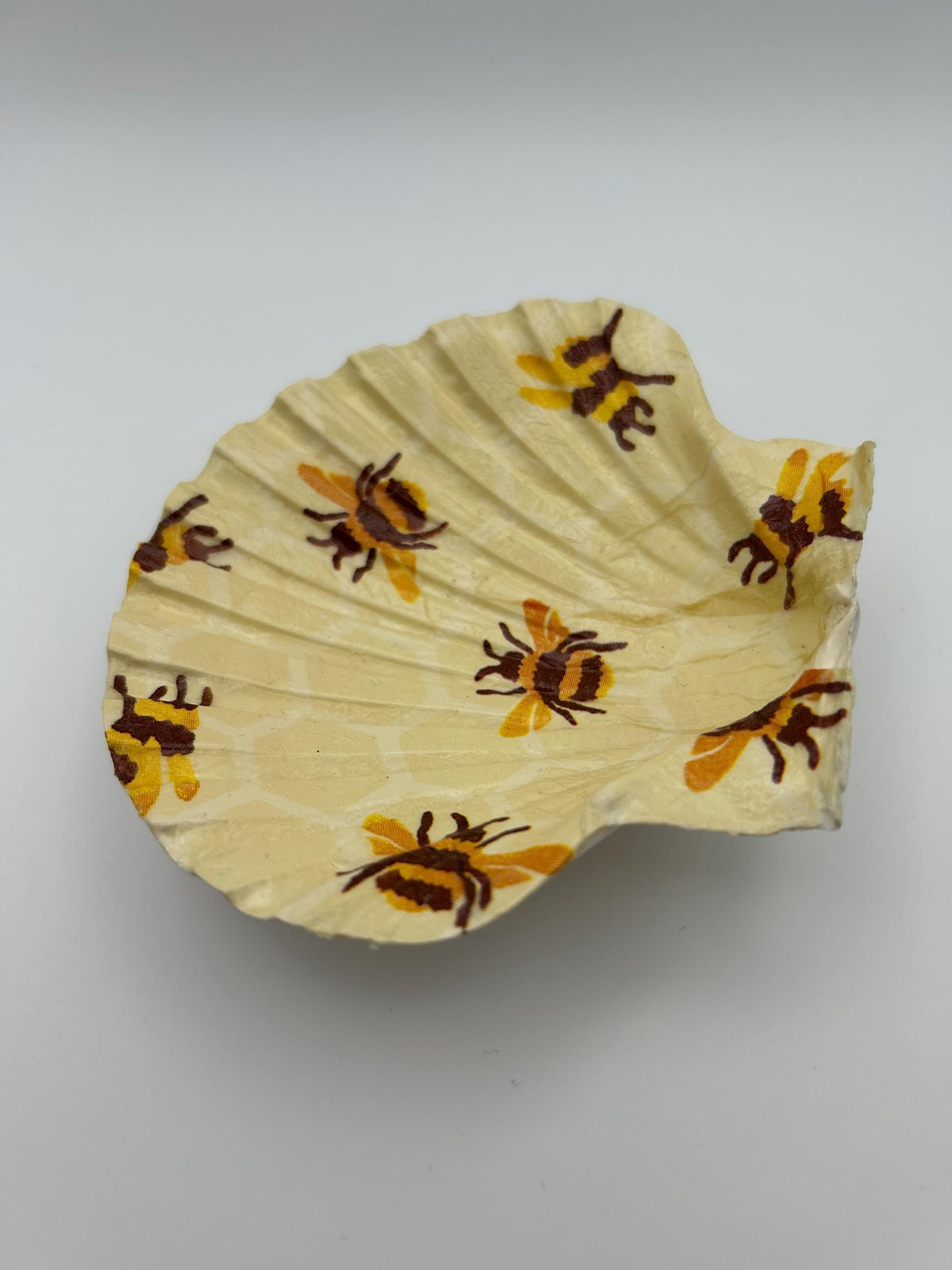 Decoupaged Scallop Shell Ring Dish – Bee Pattern, Pearl Feet Holder - Bee Lover Gift