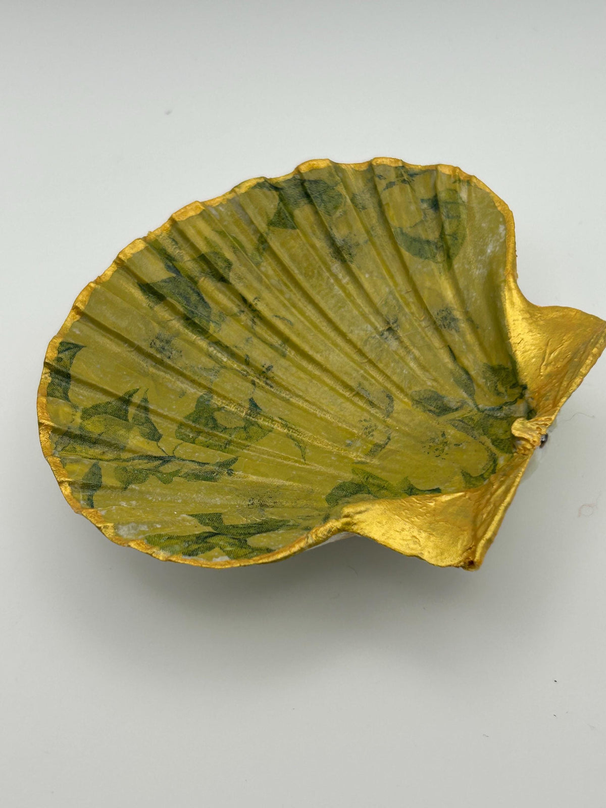 Leaves Scallop Trinket Shell Ring Dish - Green and Gold