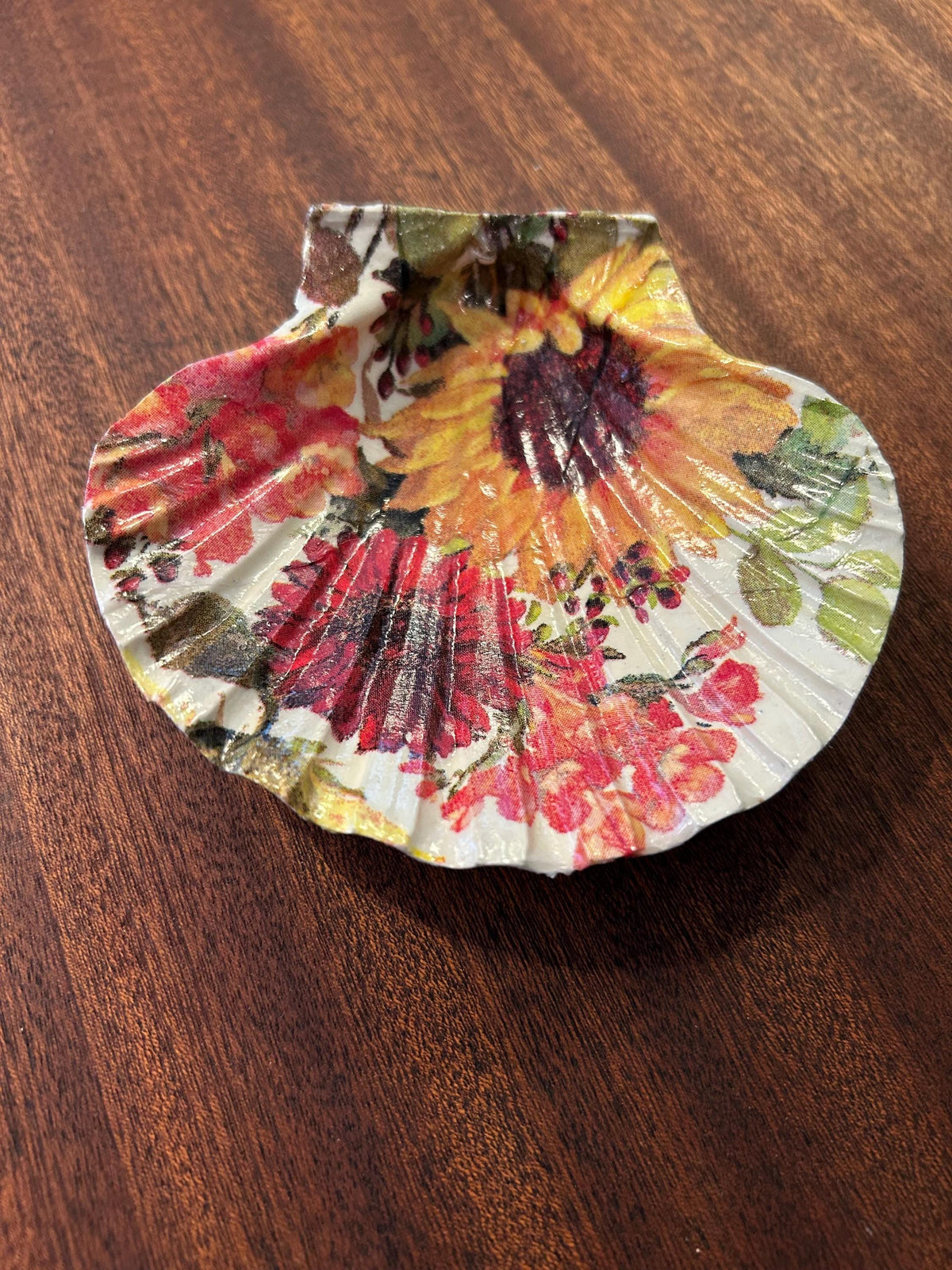 Sunflower Scallop Trinket Shell - Yellow/Red