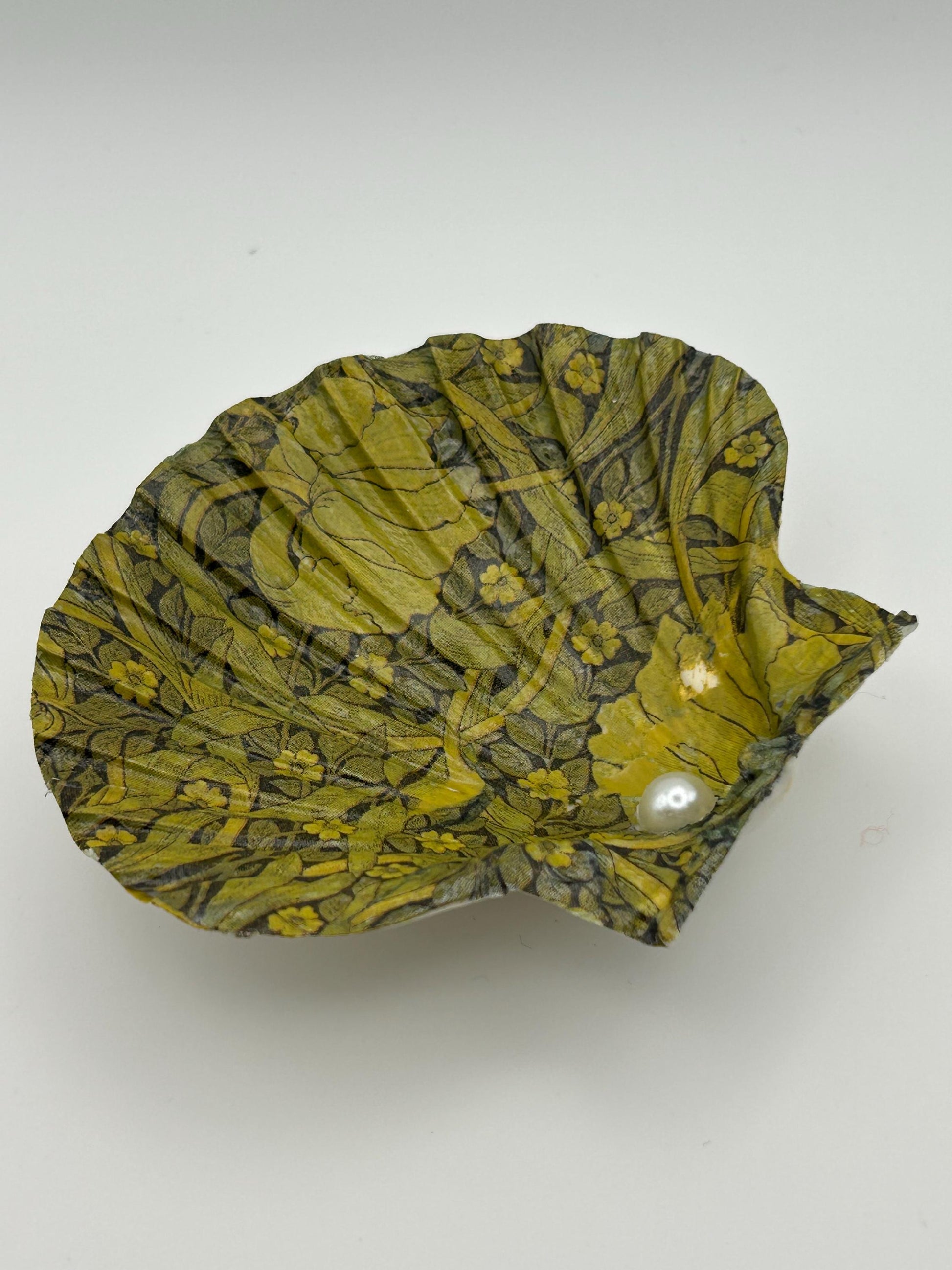 Floral Scallop Trinket Shell Ring Dish - Khaki