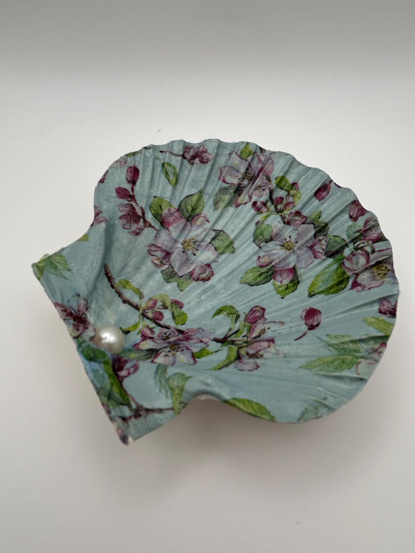 Floral Scallop Trinket Shell Ring Dish - Blue and Pink