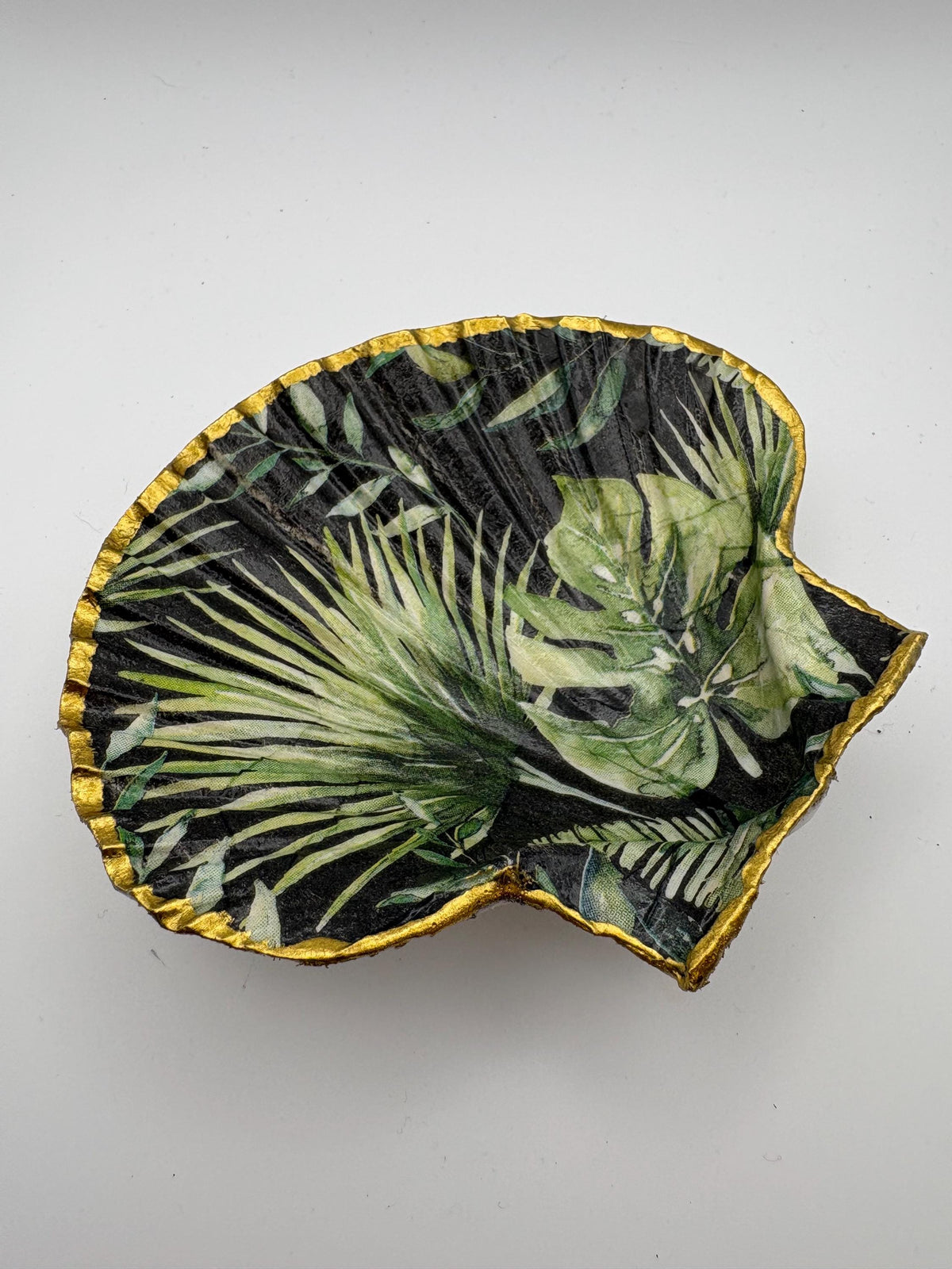 Decoupage Scallop Shell Trinket Dish – Jungle Palm Leaf, Gold Edging, Ring Holder