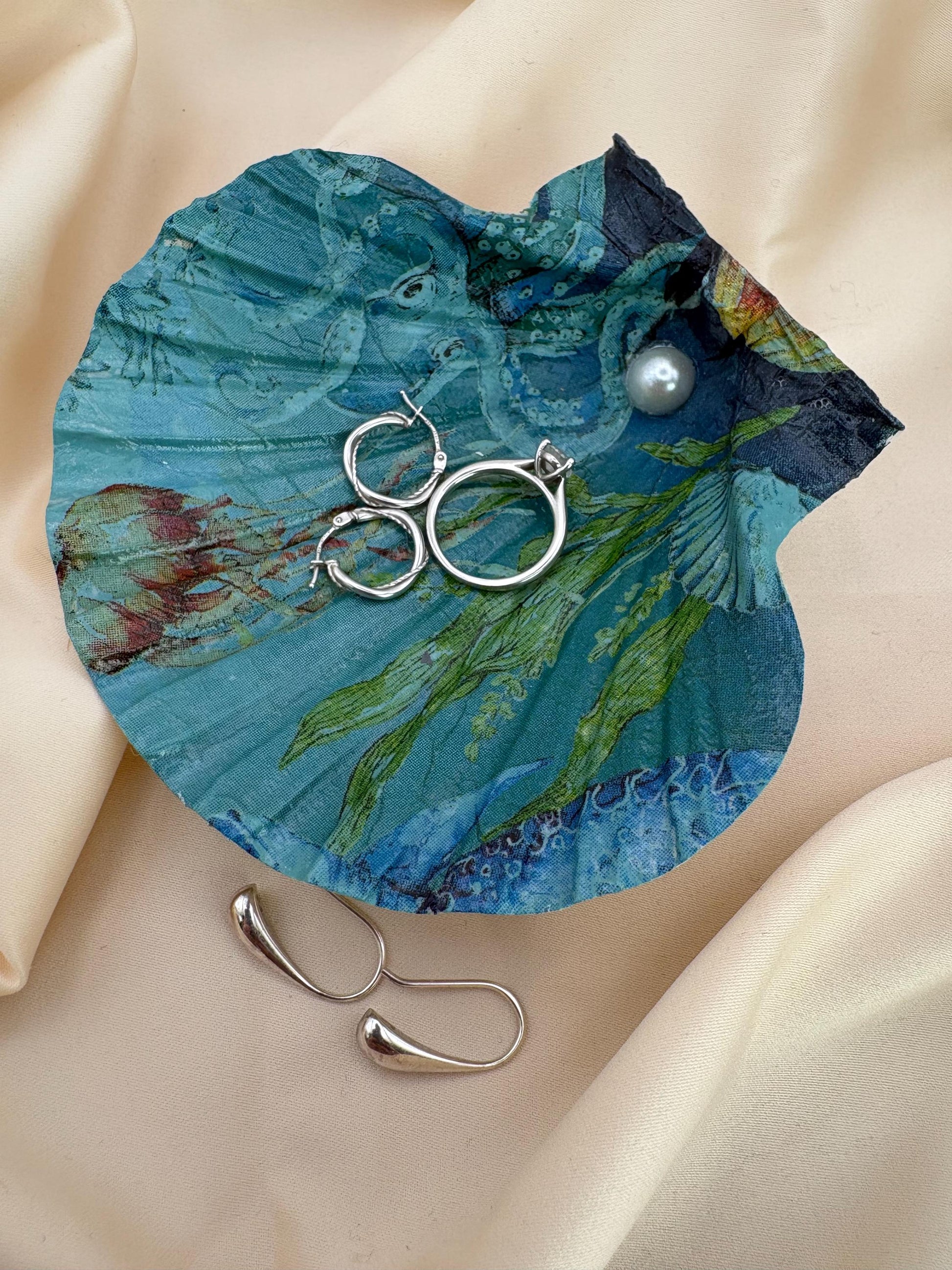 Decoupaged Scallop Shell Ring Dish – Octopus Ocean Blue Trinket Holder