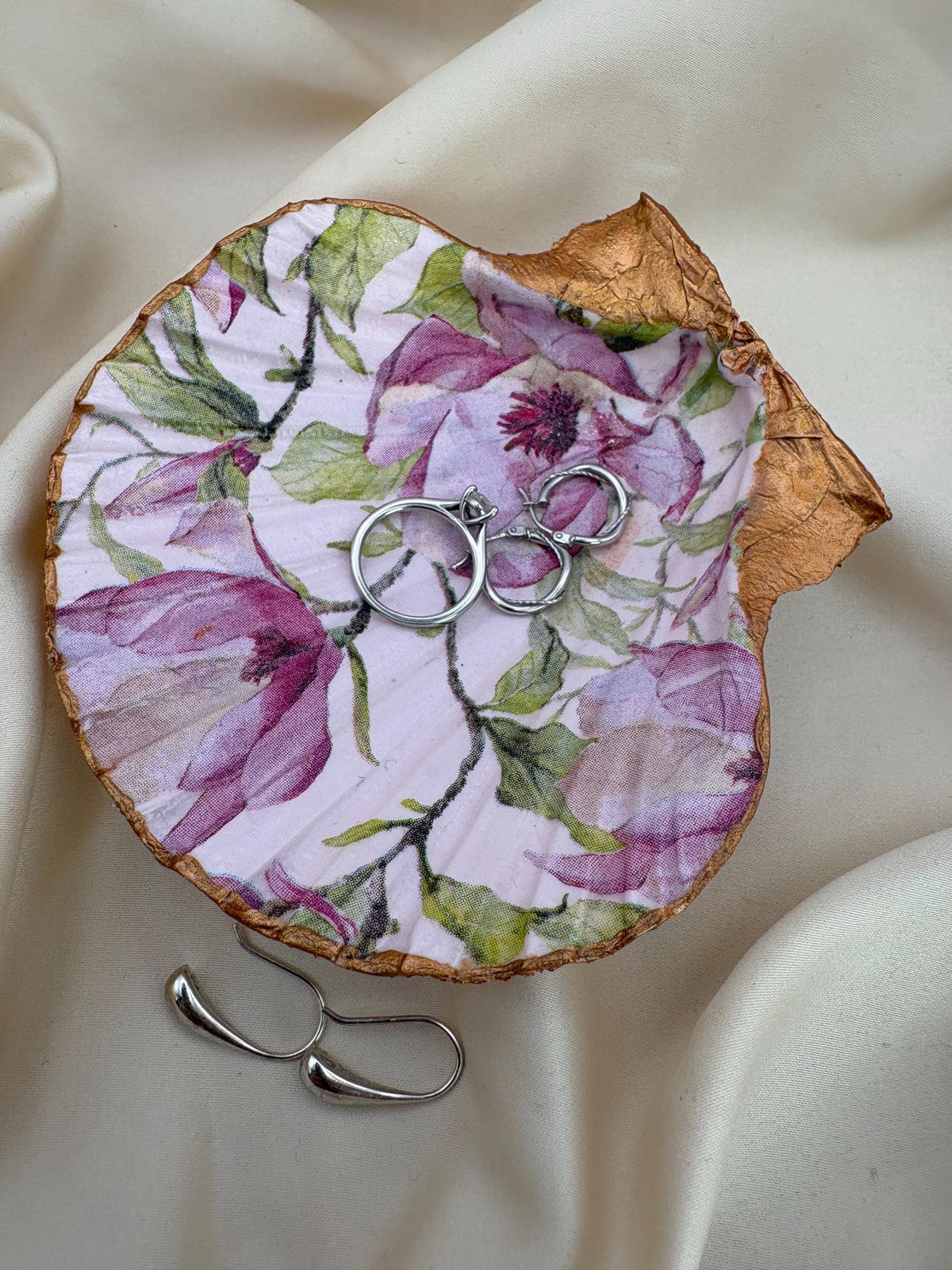 Floral Scallop Trinket Shell Ring Dish - Pink and Gold