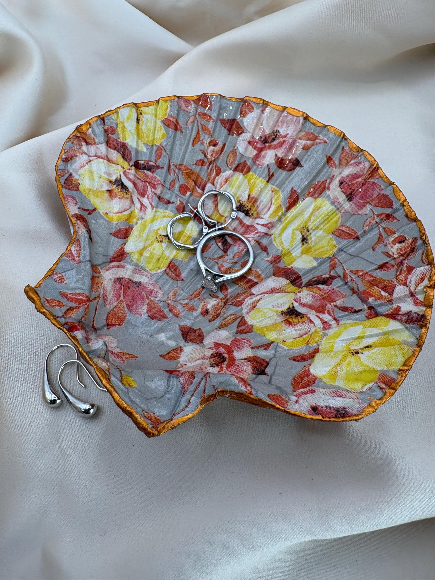 Floral Scallop Trinket Shell - Autumn - Trinket Dish - Ring Holder
