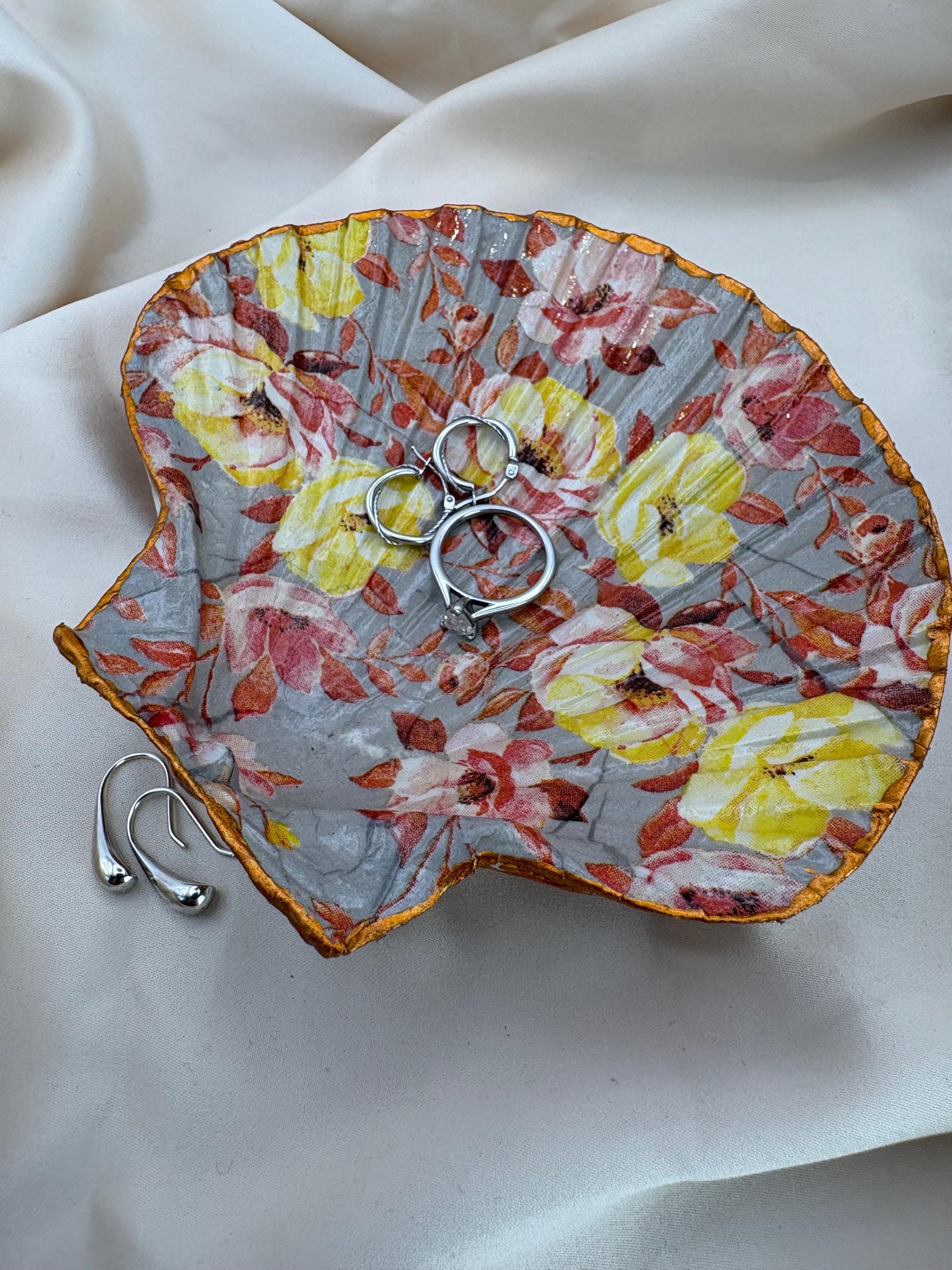 Floral Scallop Trinket Shell - Autumn - Trinket Dish - Ring Holder