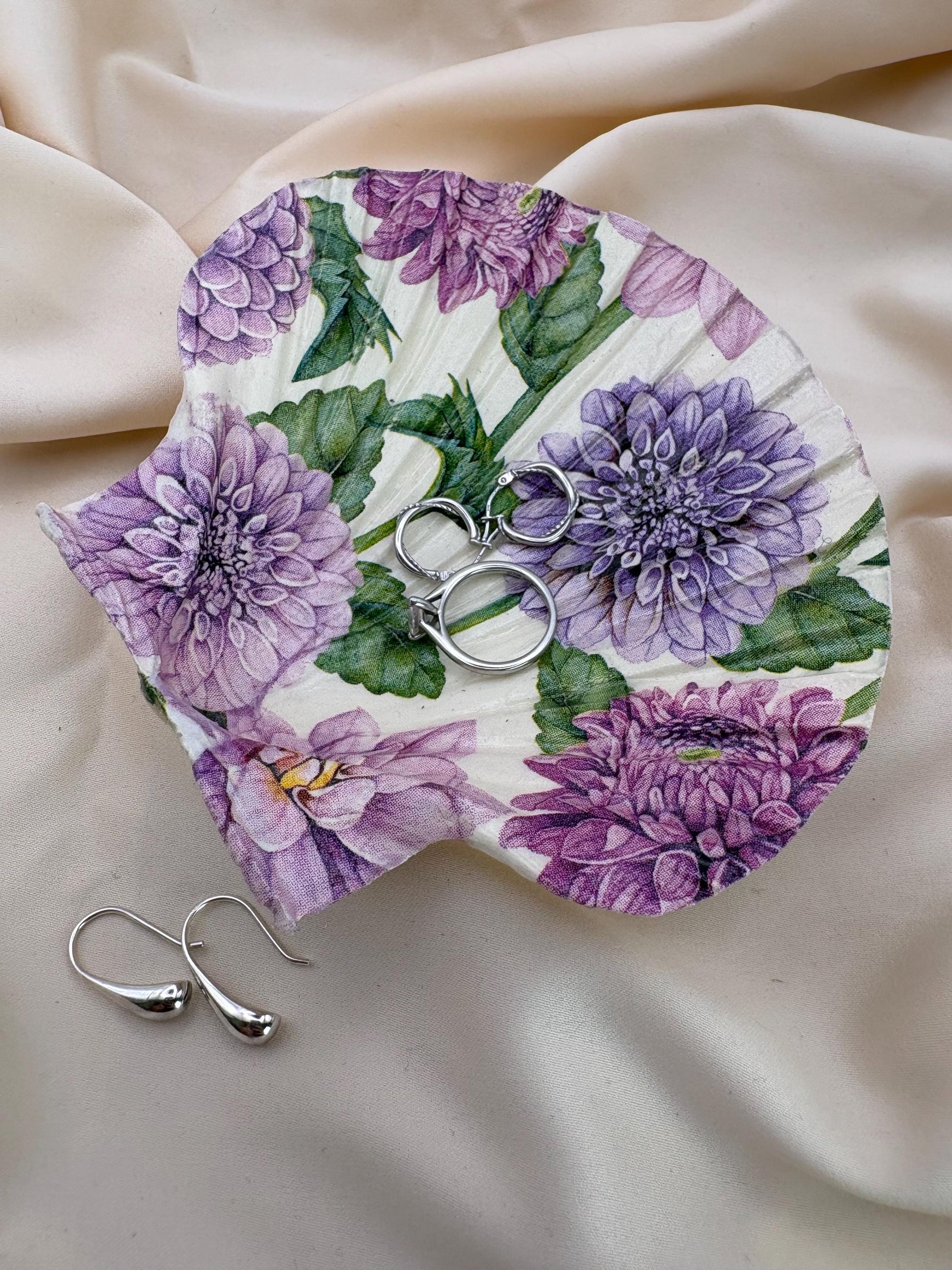 Floral Scallop Trinket Shell Ring Dish
