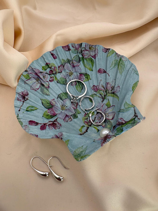 Floral Scallop Trinket Shell Ring Dish - Blue and Pink