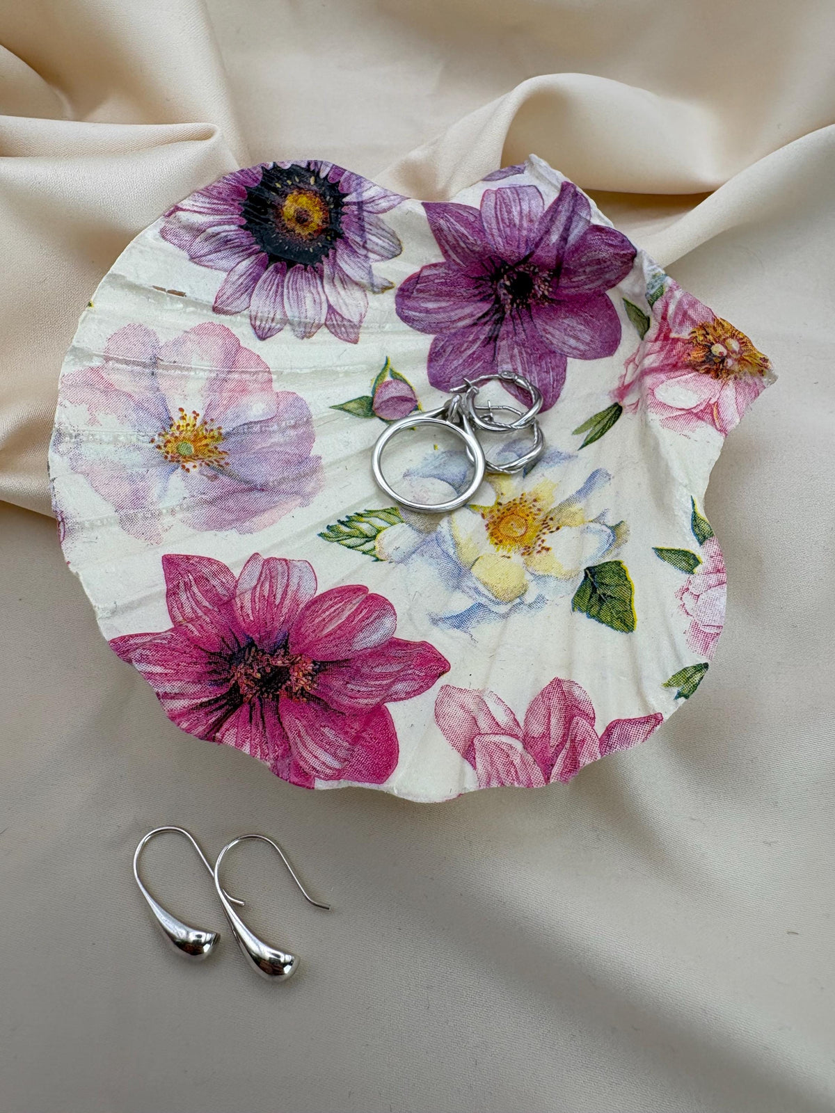 Floral Scallop Trinket Shell Ring Dish - Pink and Cream