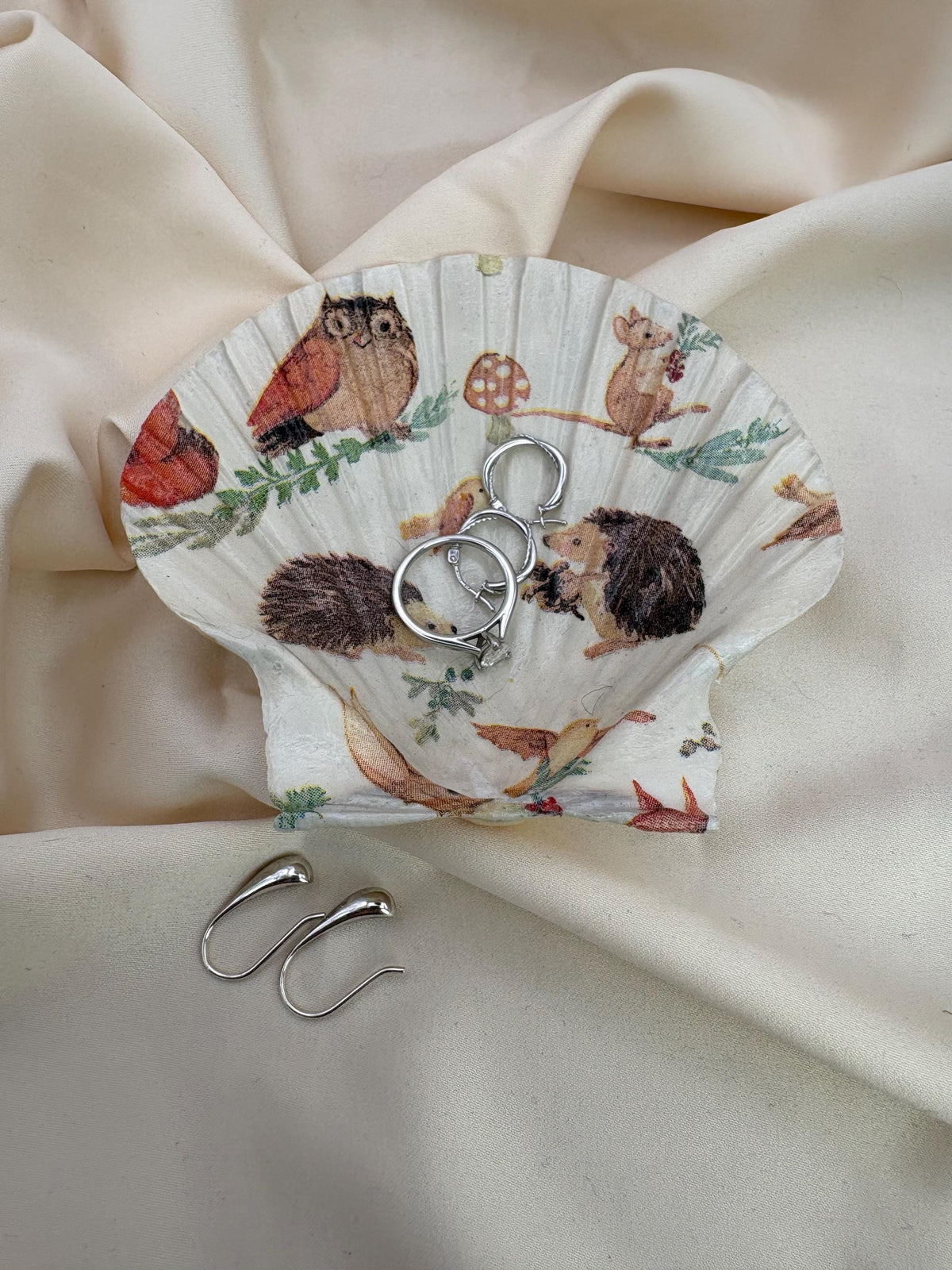 Woodland Friends Scallop Trinket Shell Ring Dish