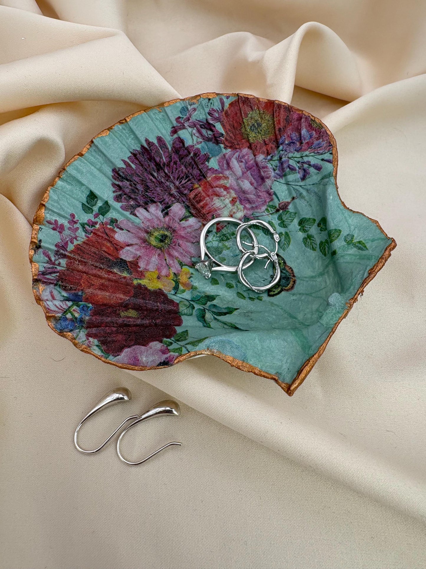 Floral Scallop Trinket Shell Ring Dish - Pale Blue
