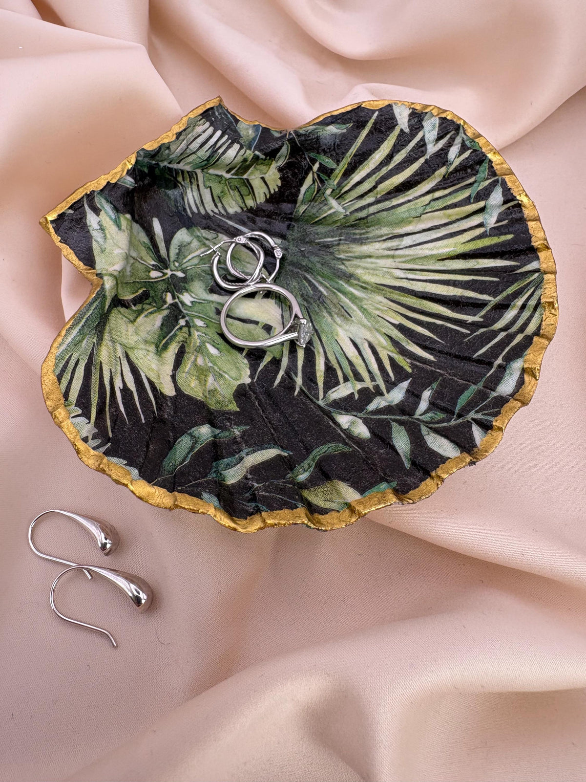 Decoupage Scallop Shell Trinket Dish – Jungle Palm Leaf, Gold Edging, Ring Holder