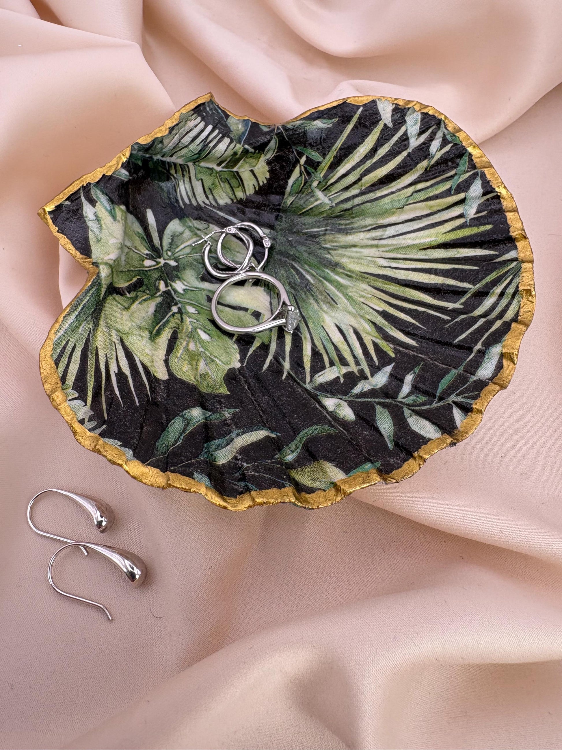 Decoupage Scallop Shell Trinket Dish – Jungle Palm Leaf, Gold Edging, Ring Holder