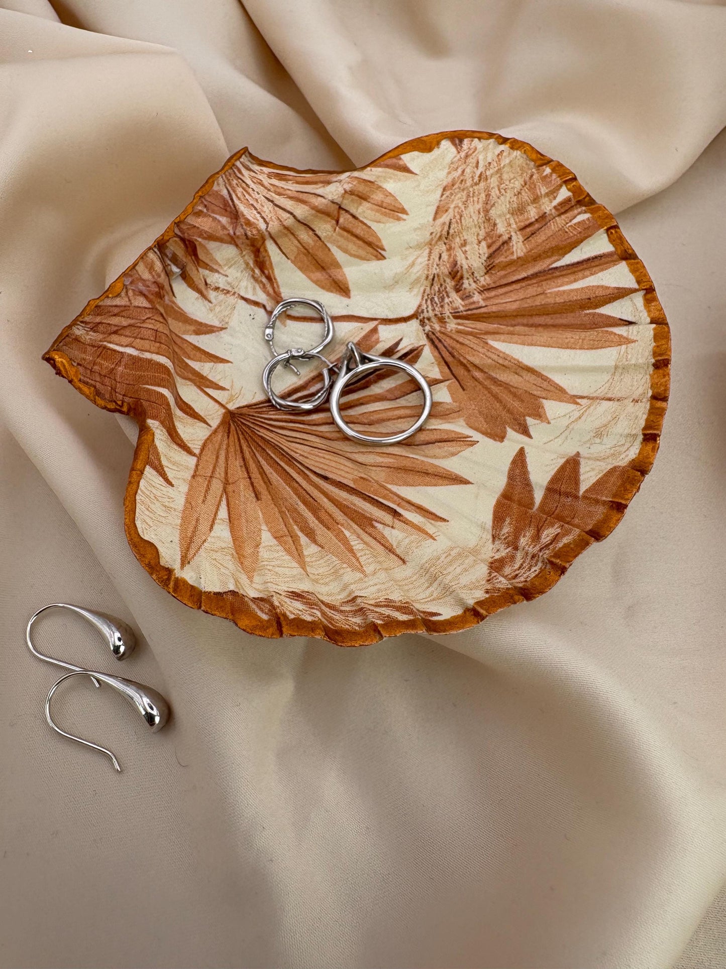 Decoupaged Scallop Shell Ring Dish with Pearl Feet – Botanical Print Trinket Holder