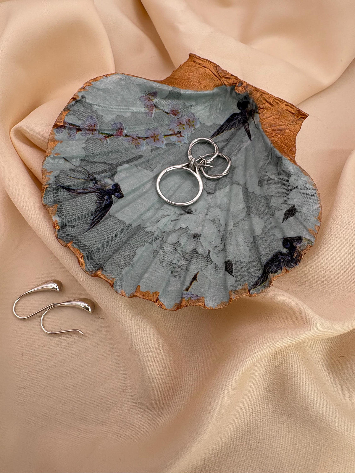 Swallow Scallop Trinket Shell - Blue