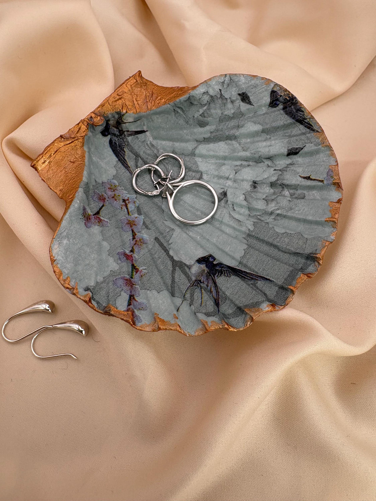 Swallow Scallop Trinket Shell - Blue