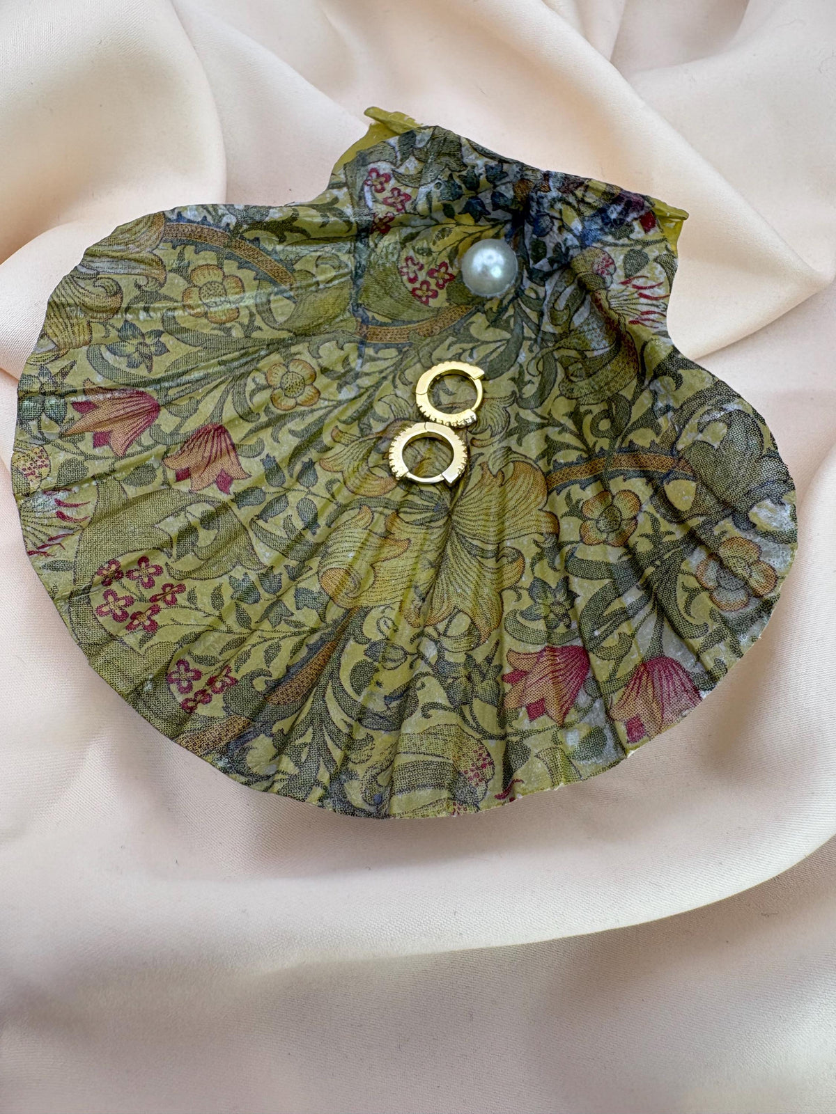 Floral Scallop Trinket Shell Ring Dish - Khaki