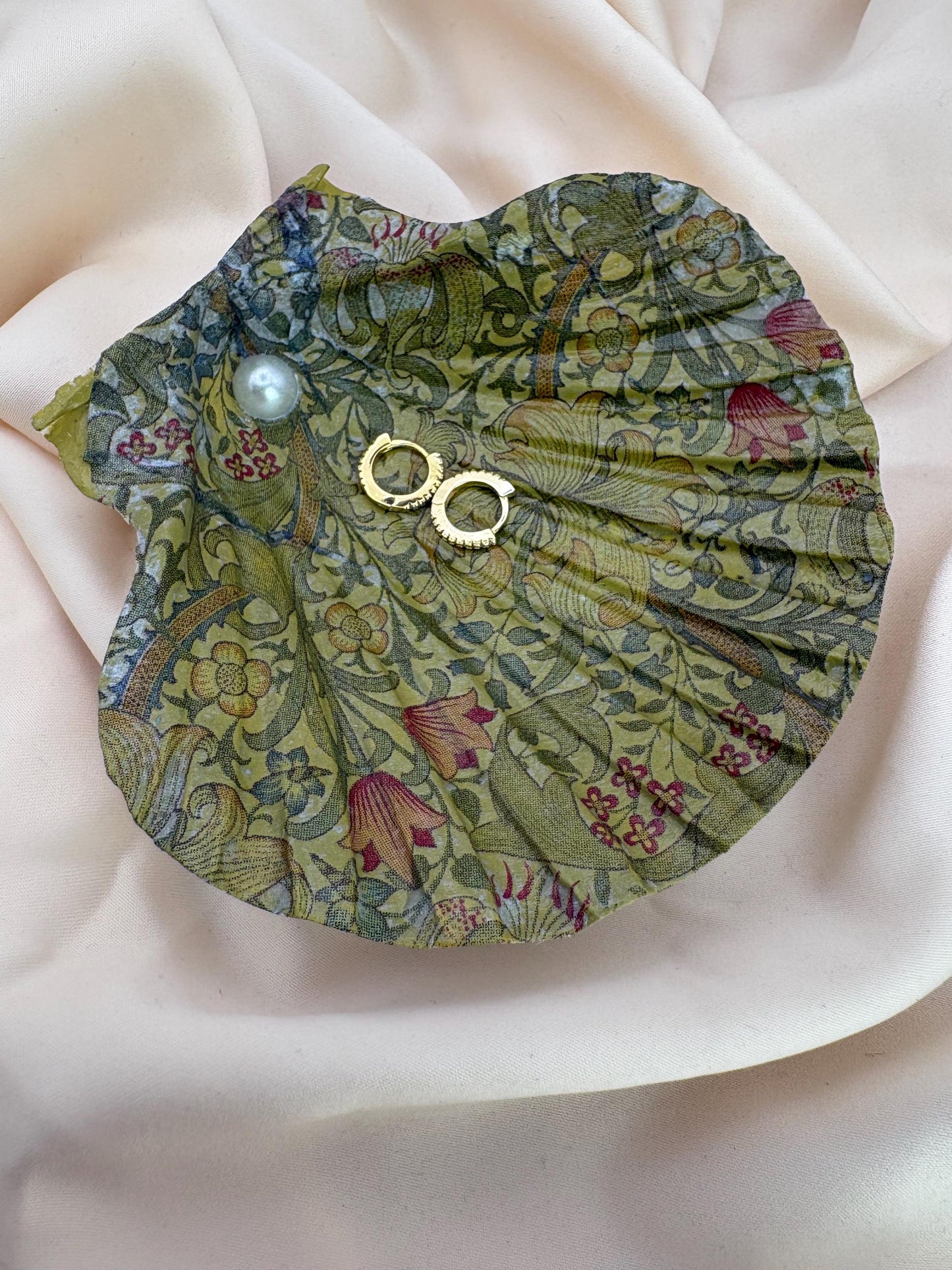 Floral Scallop Trinket Shell Ring Dish - Khaki