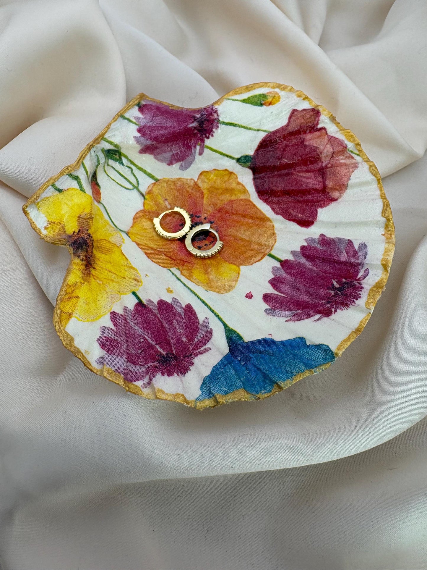 Floral Scallop Trinket Shell Ring Dish - Vibrant