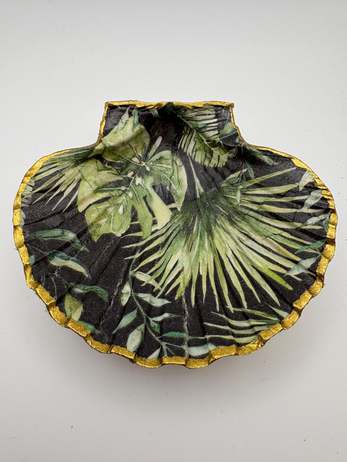 Decoupage Scallop Shell Trinket Dish – Jungle Palm Leaf, Gold Edging, Ring Holder