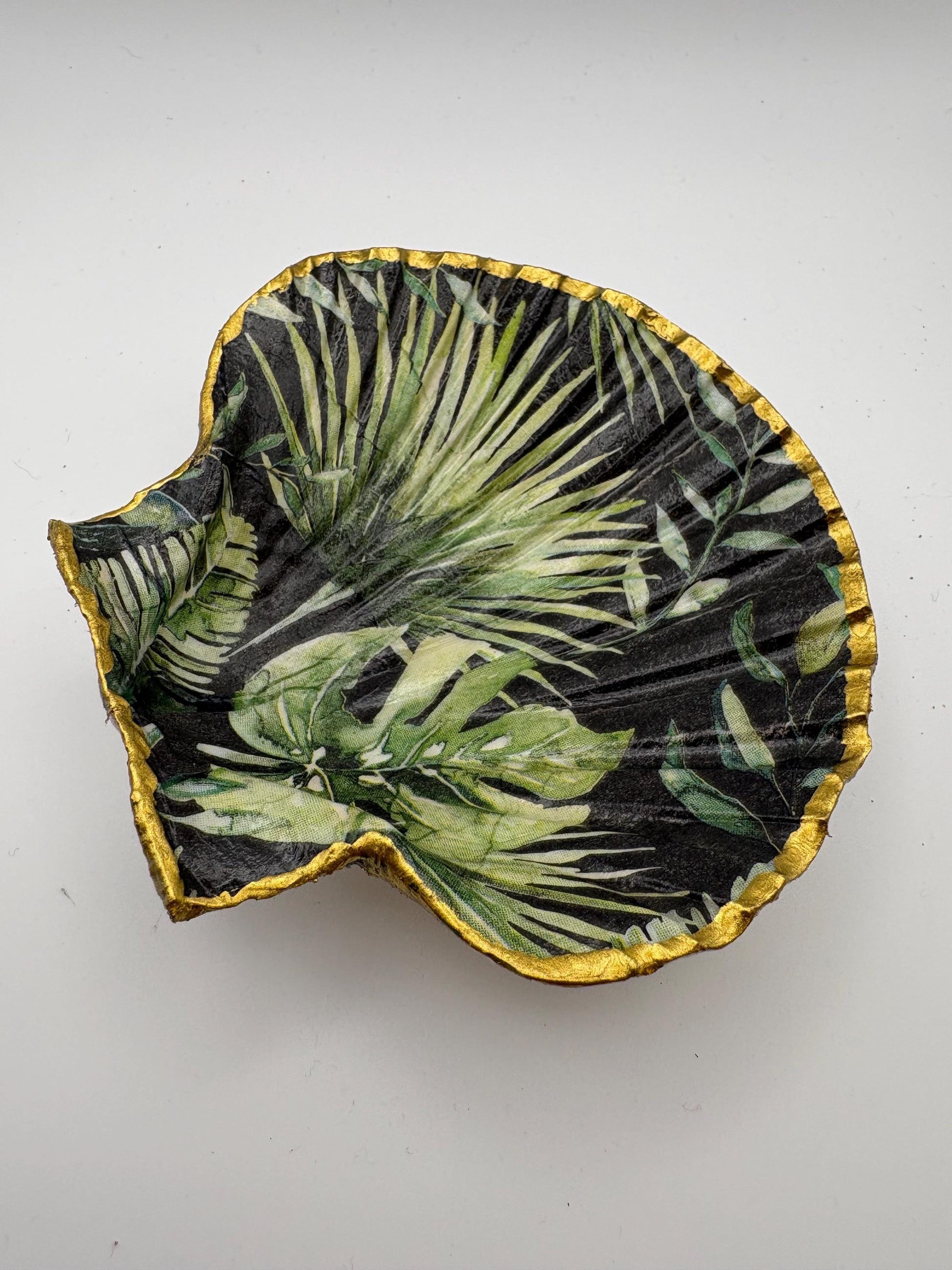 Decoupage Scallop Shell Trinket Dish – Jungle Palm Leaf, Gold Edging, Ring Holder