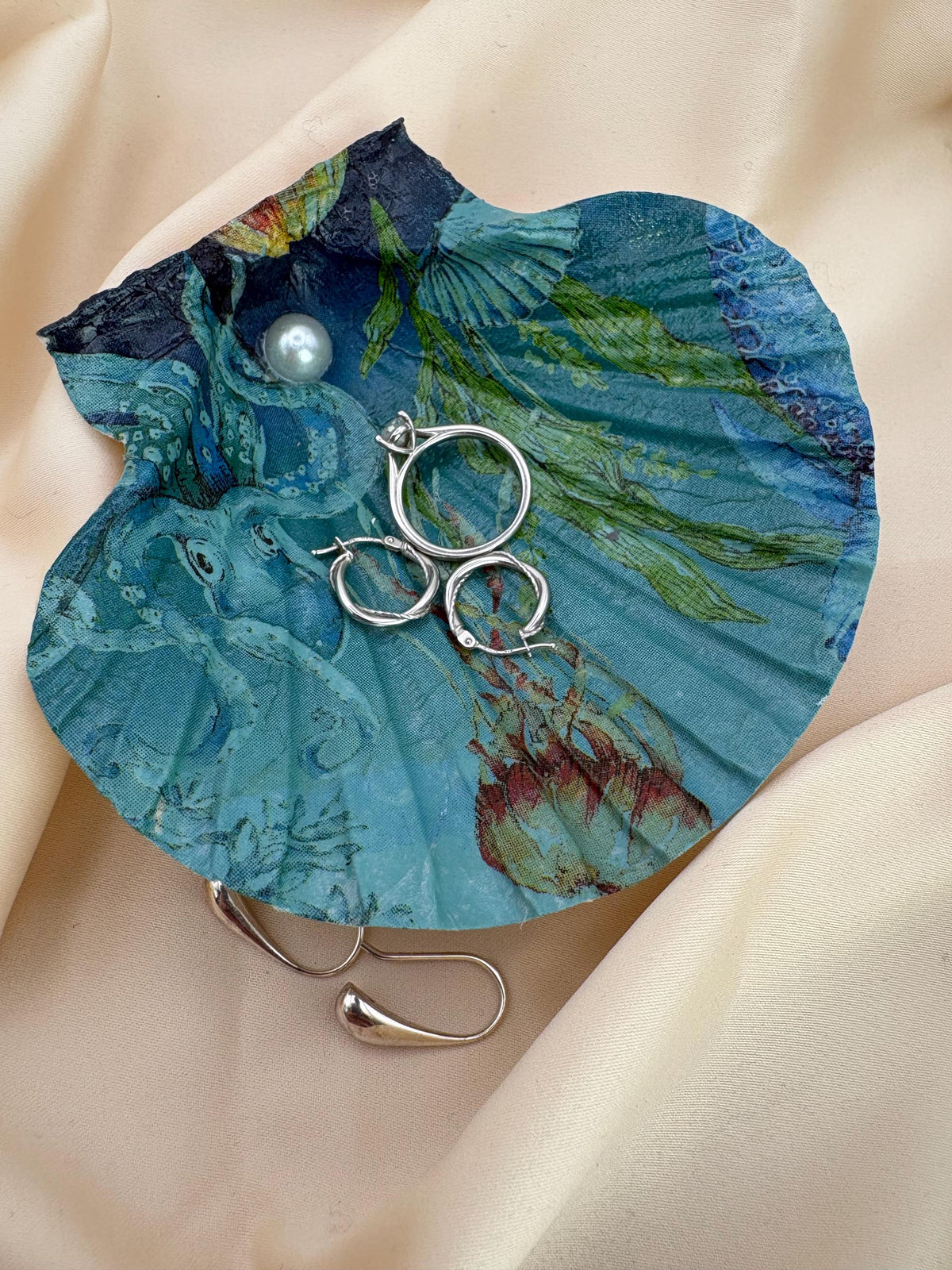 Decoupaged Scallop Shell Ring Dish – Octopus Ocean Blue Trinket Holder