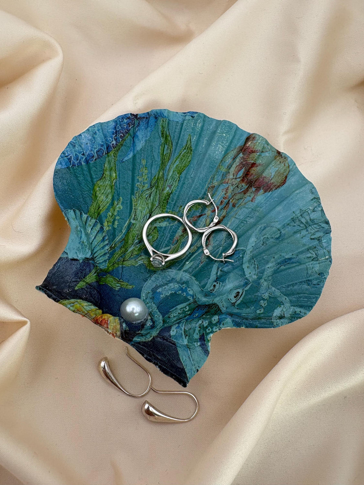 Decoupaged Scallop Shell Ring Dish – Octopus Ocean Blue Trinket Holder