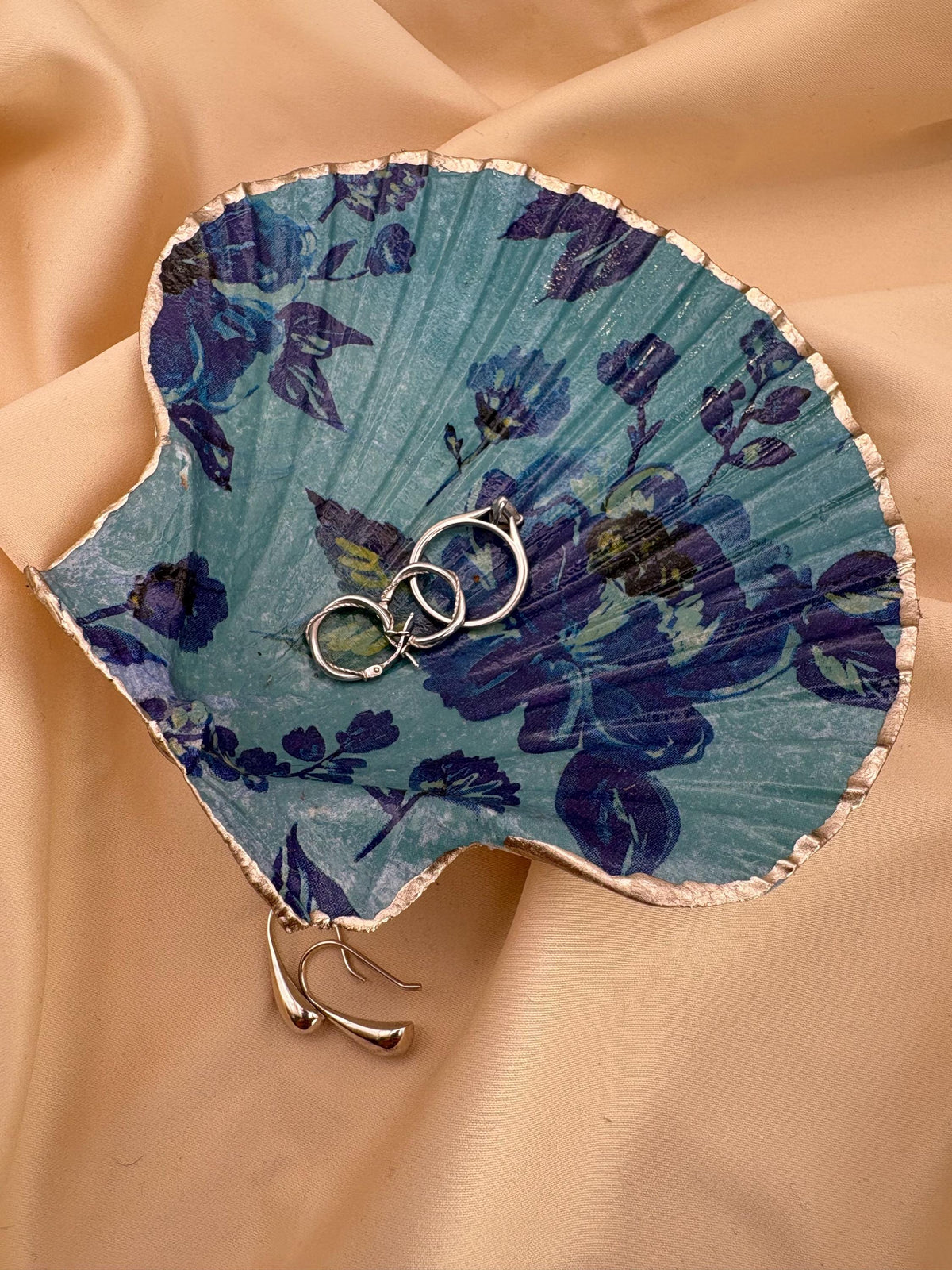 Floral Scallop Trinket Shell - Blue - Trinket Dish - Ring Holder