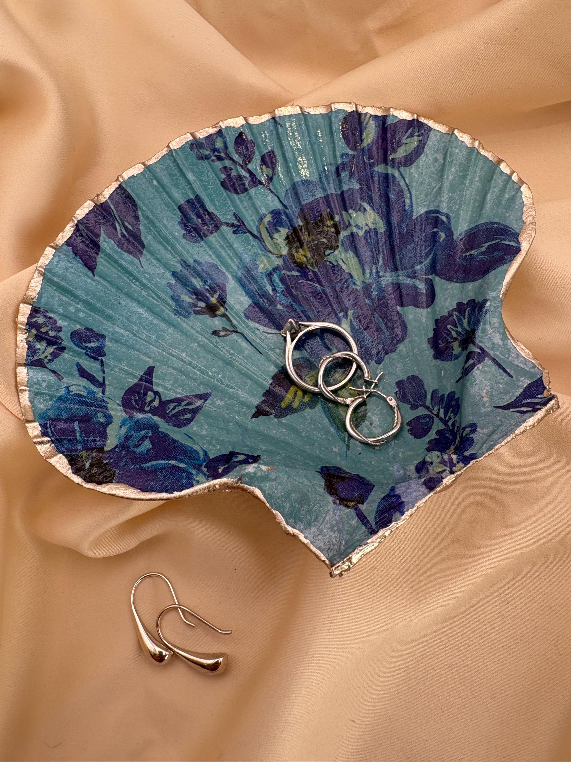 Floral Scallop Trinket Shell - Blue - Trinket Dish - Ring Holder
