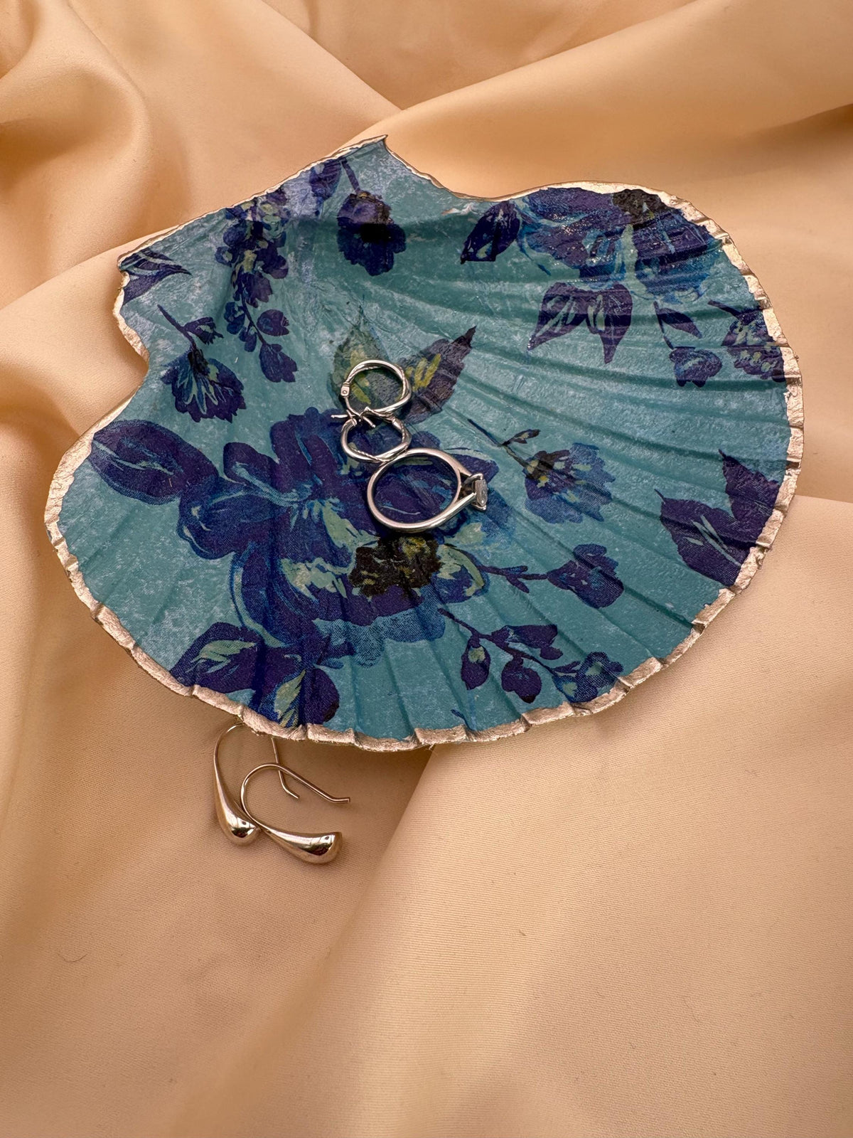 Floral Scallop Trinket Shell - Blue - Trinket Dish - Ring Holder
