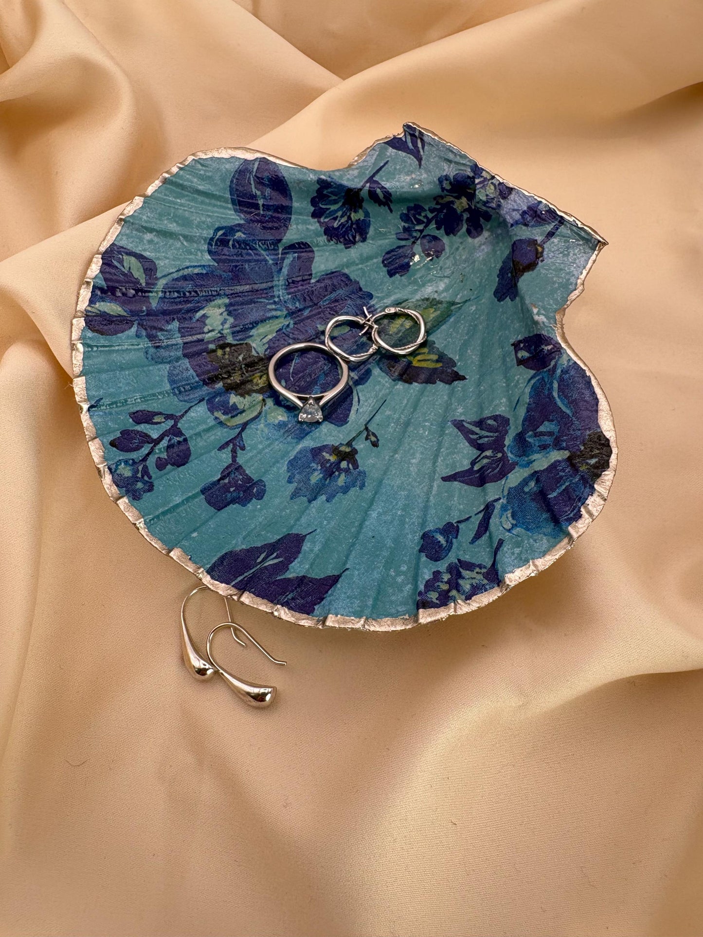 Floral Scallop Trinket Shell - Blue - Trinket Dish - Ring Holder