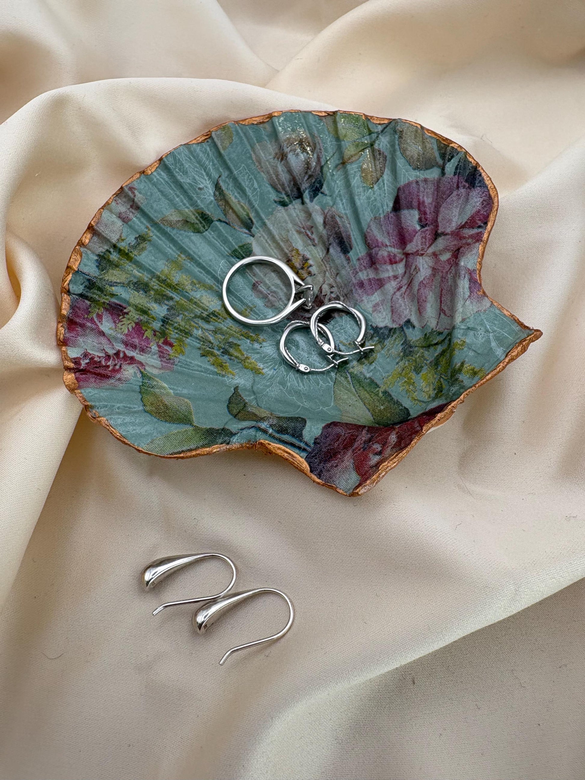 Floral Scallop Trinket Shell Ring Dish - Blue