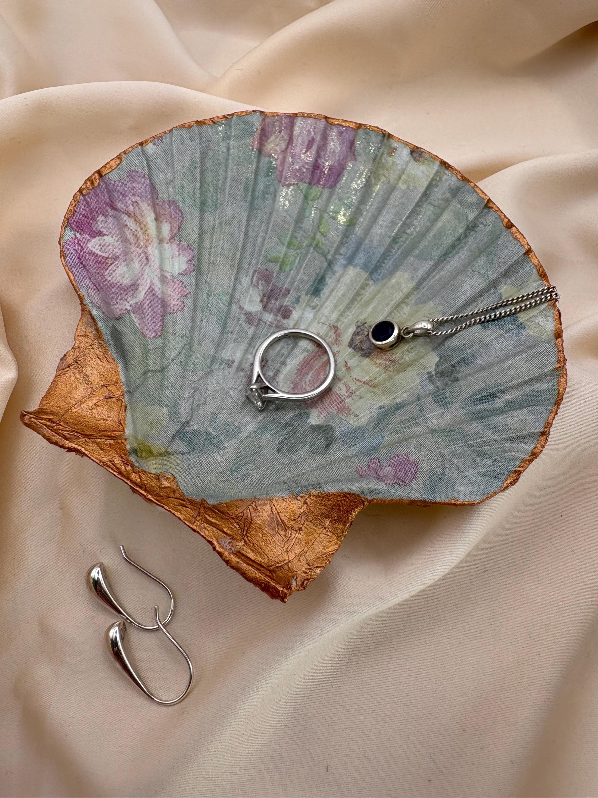 Floral Scallop Trinket Shell Ring Dish - Pastel