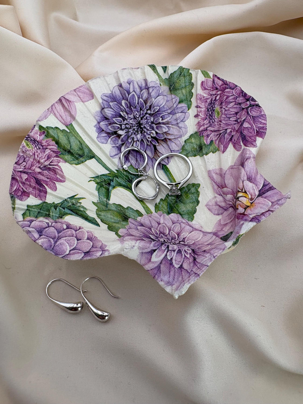Floral Scallop Trinket Shell Ring Dish